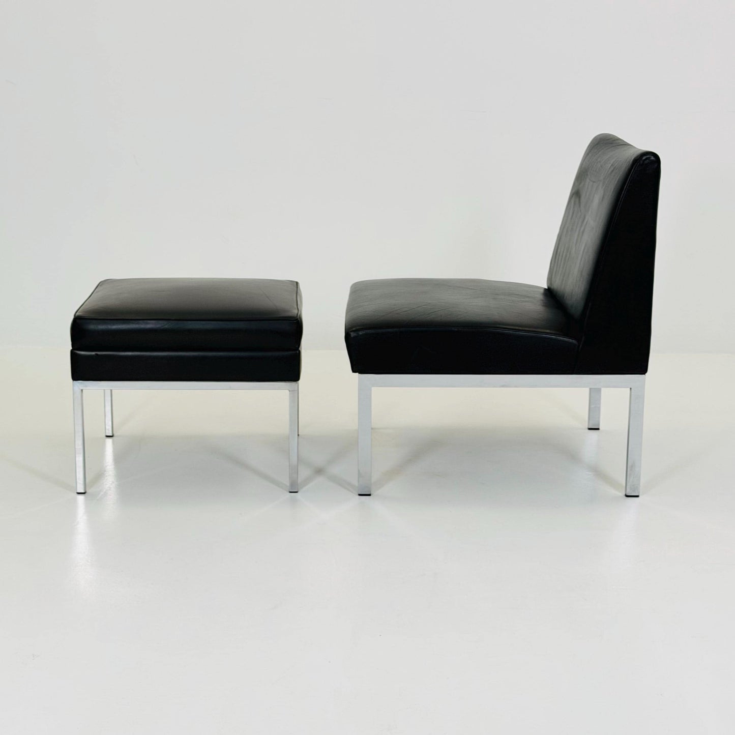 Mid century black leather Bauhaus Lounge chair and ottoman 1980s Thonet