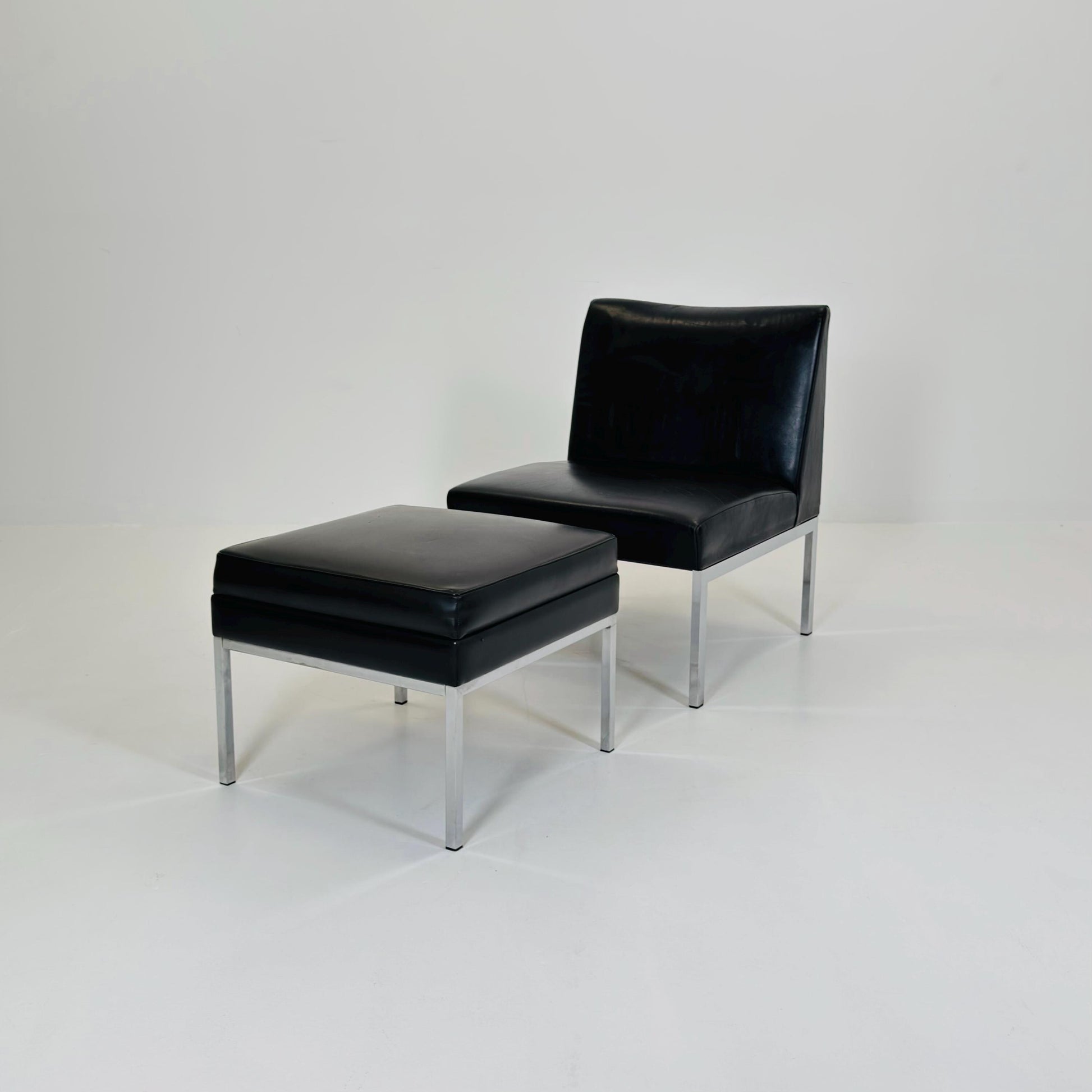 Mid century black leather Bauhaus Lounge chair and ottoman 1980s Thonet