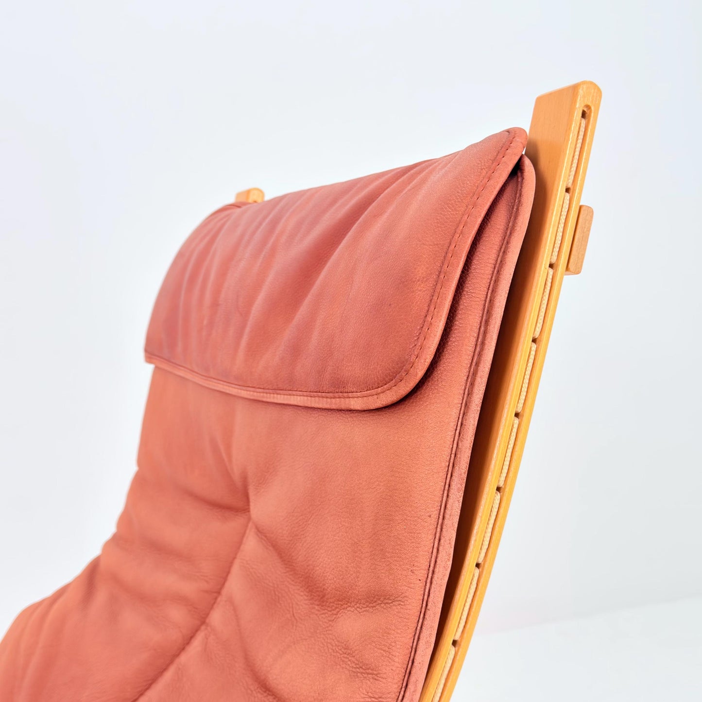 Mid century lounge chair “Siesta” and ottoman by Ingmar Relling, Westnofa Furniture, Norway 1980s