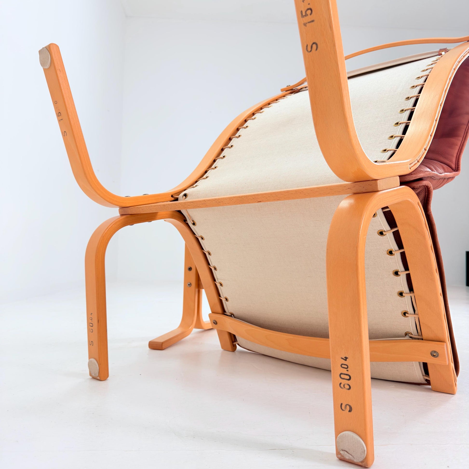 Mid century lounge chair “Siesta” and ottoman by Ingmar Relling, Westnofa Furniture, Norway 1980s