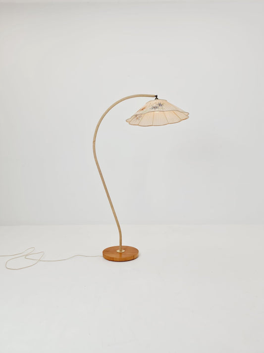 Rare Midcentury vintage gooseneck floor lamp in Wood and Dansih cord shade by Marksljöd Sweden, 1940s