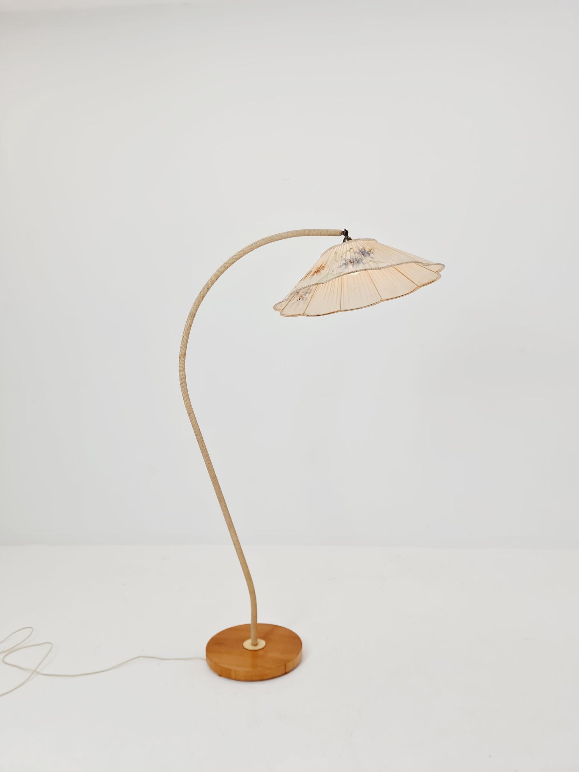 Rare Midcentury vintage gooseneck floor lamp in Wood and Dansih cord shade by Marksljöd Sweden, 1940s