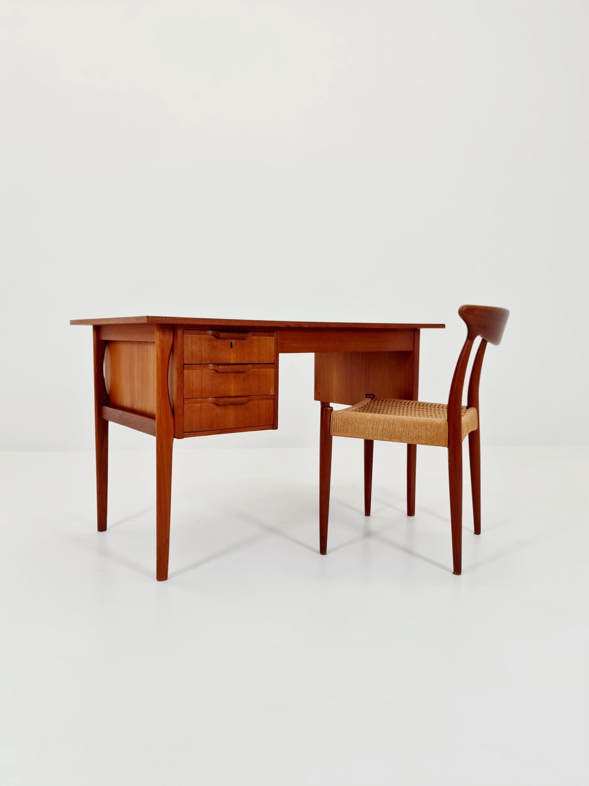 Midcentury Danish Teak Desk by Domino mobler, 1960s