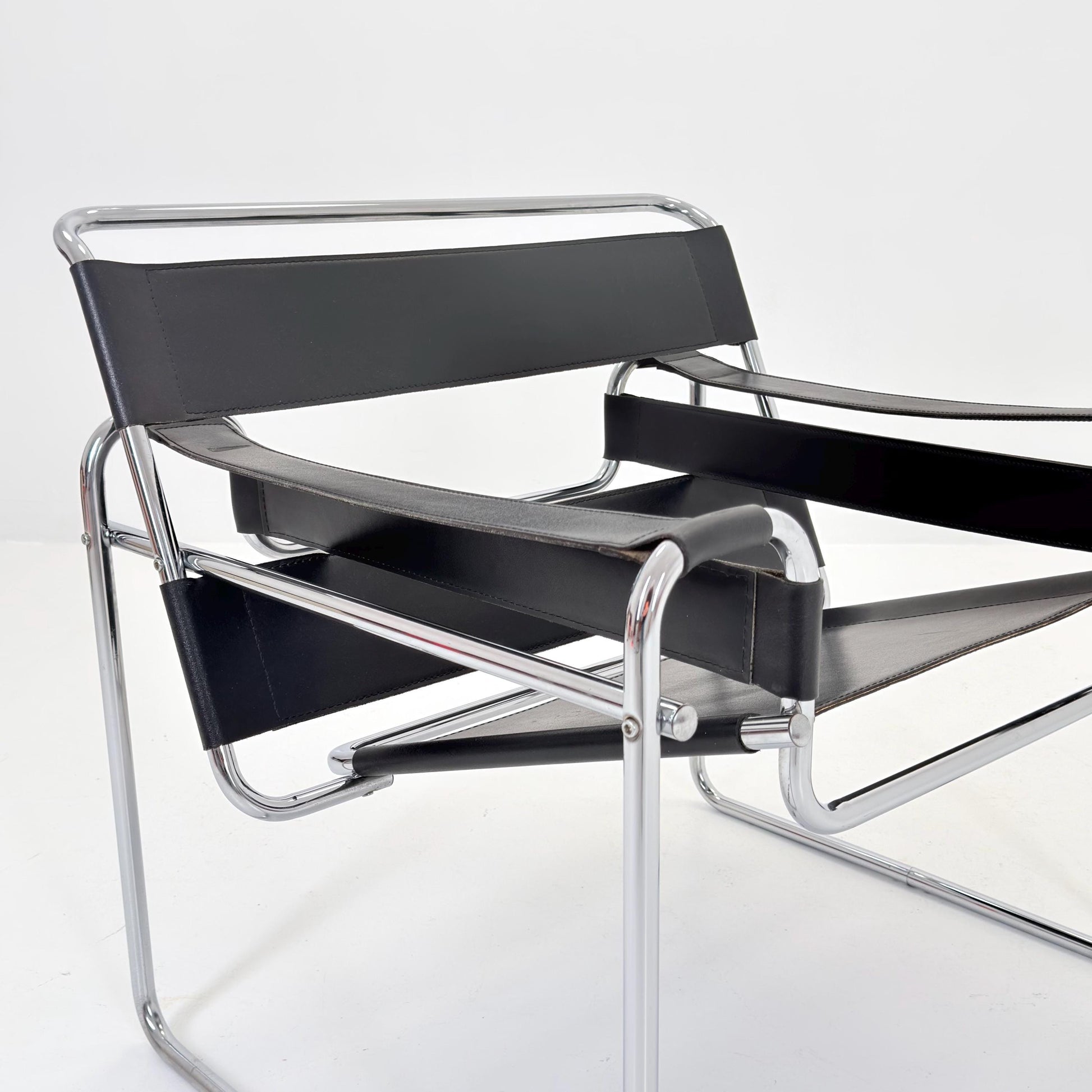 Mid century black B3 armchair WASSILY by Marcel Brauer, 1990s Italy