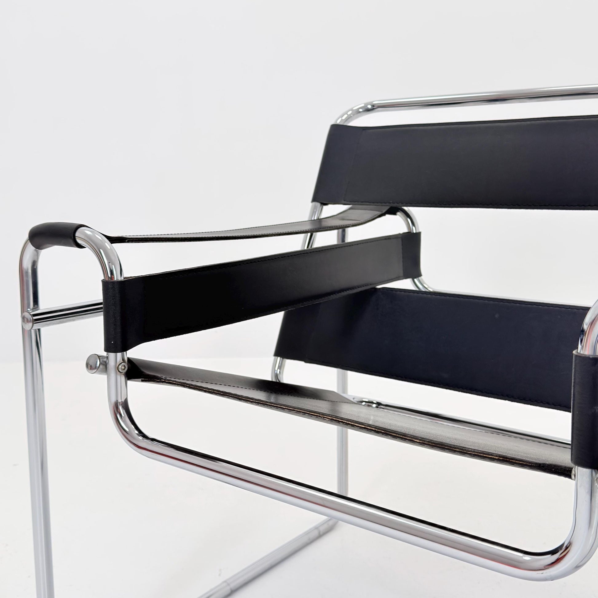 Mid century black B3 armchair WASSILY by Marcel Brauer, 1990s Italy