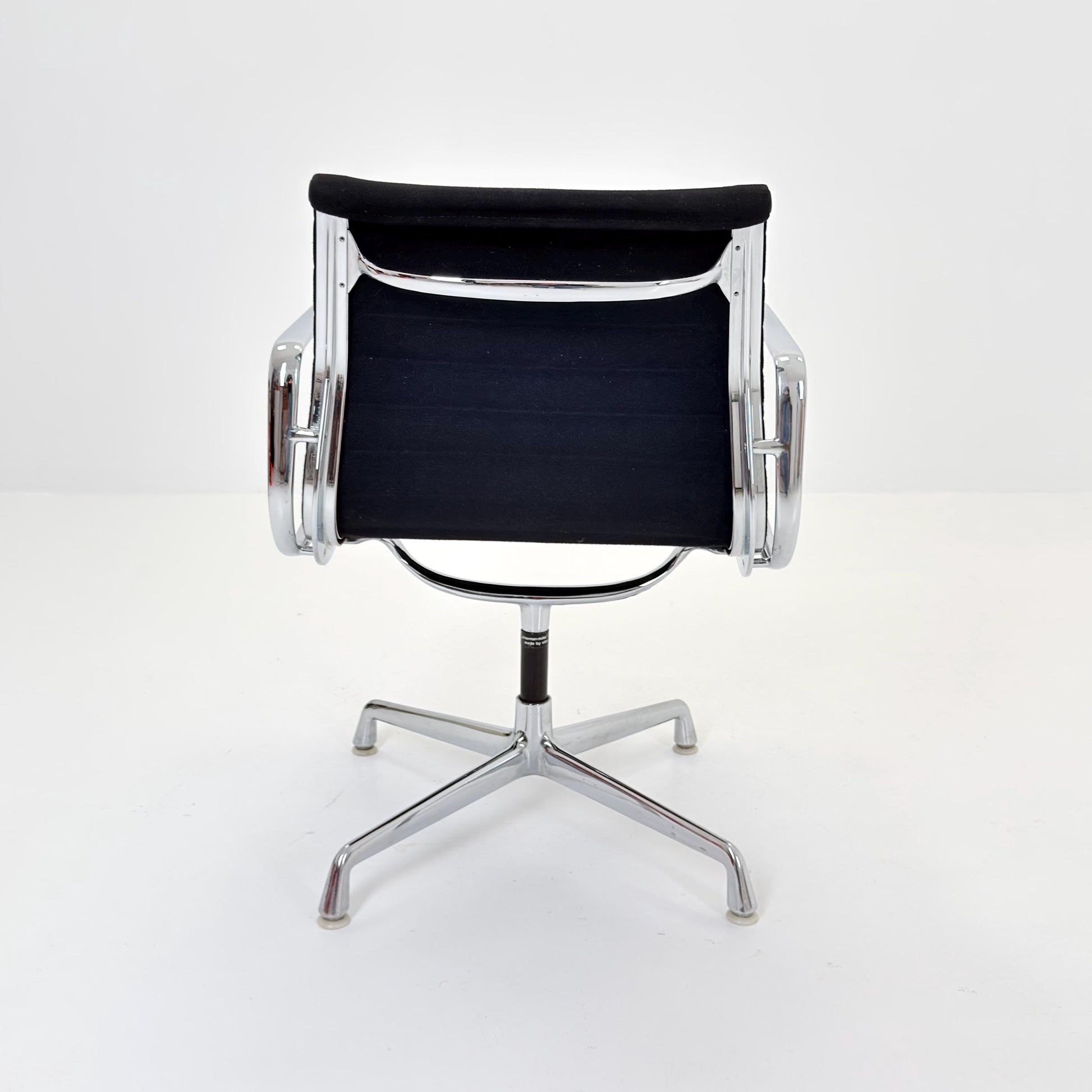 Mid-Century EA 107 Aluminum Chair by Charles & Ray Eames for Herman Miller | Swivel Armchair | Black Fabric | 1980s