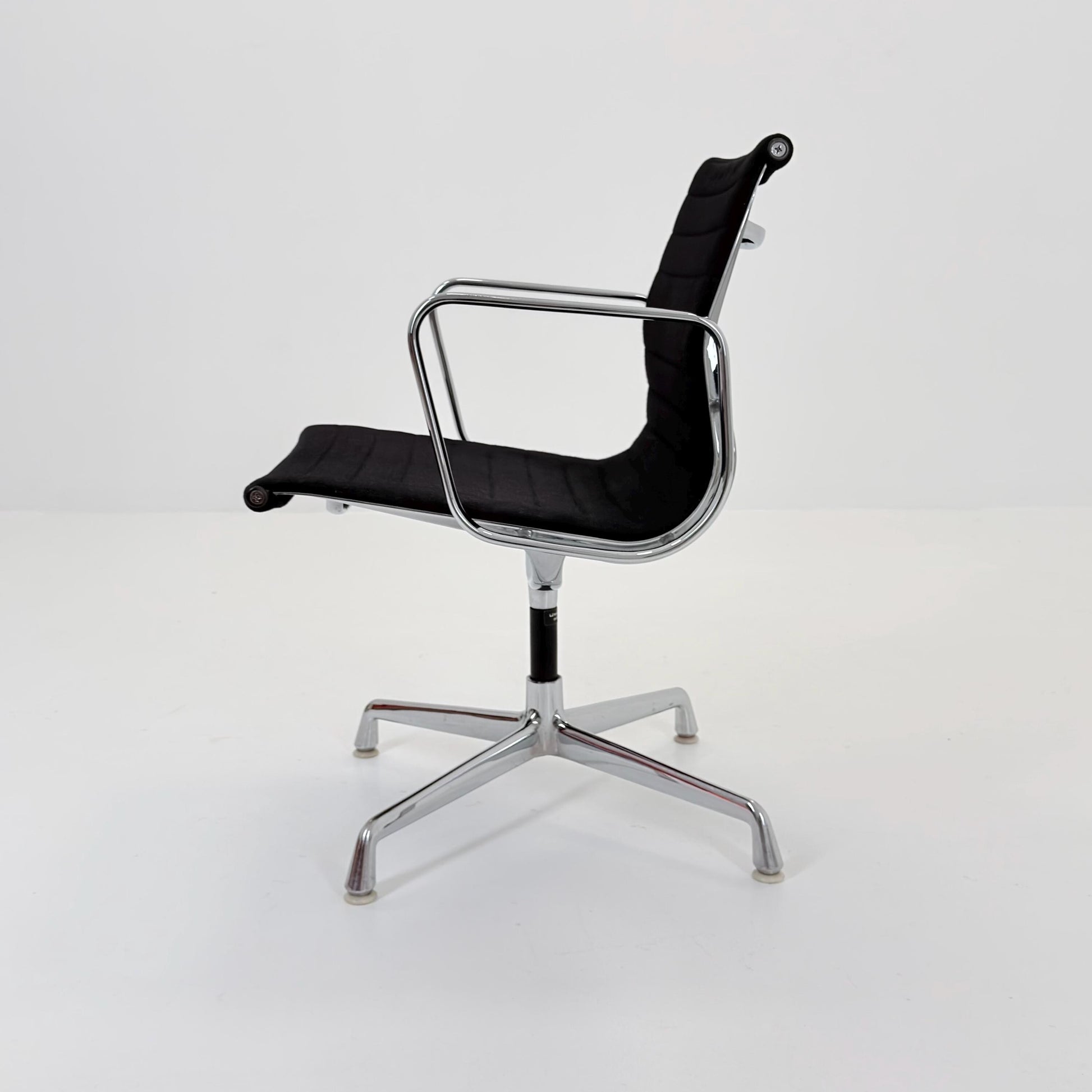 Mid-Century EA 107 Aluminum Chair by Charles & Ray Eames for Herman Miller | Swivel Armchair | Black Fabric | 1980s