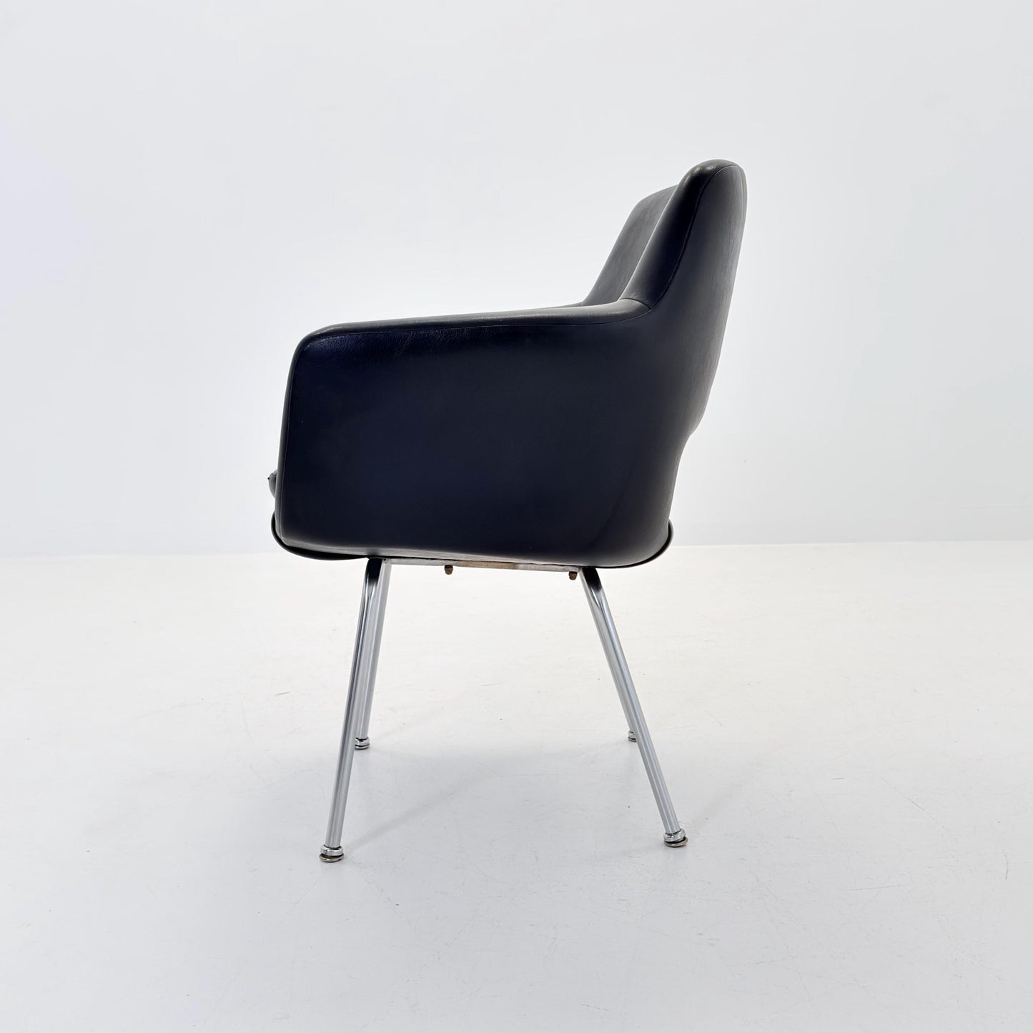 Mid century Olli Mannermaa black Leather Kilta armchair by Eugen Schmidt & Cassina Martela 1970s