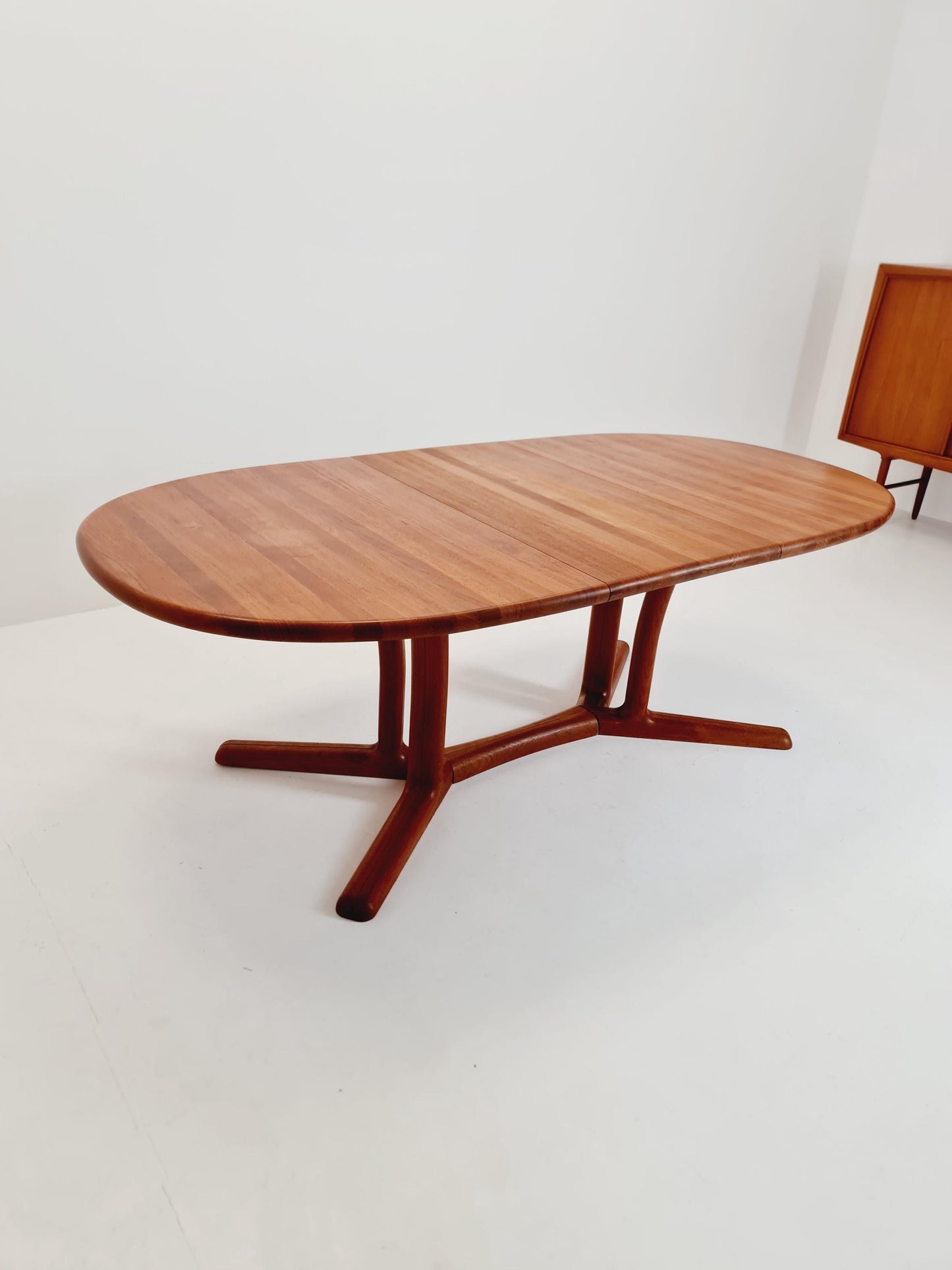 Mid century extendable Danish Modern Solid Teak XXL dining table by Dyrlund MöbelFabrik , 1970s