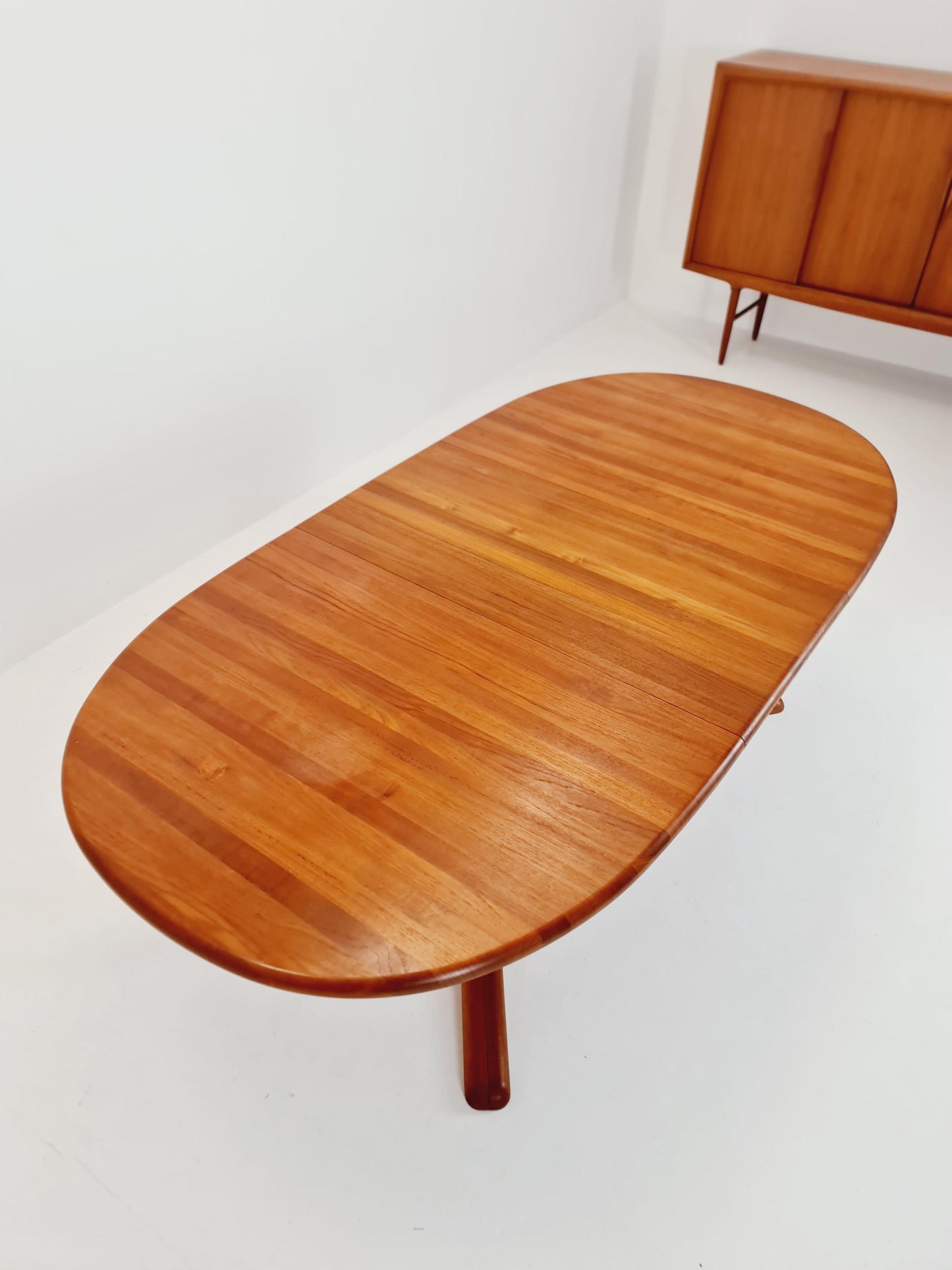 Mid century extendable Danish Modern Solid Teak XXL dining table by Dyrlund MöbelFabrik , 1970s
