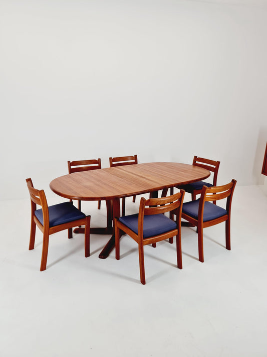 Mid century extendable Danish Modern Solid Teak XXL dining table by Dyrlund MöbelFabrik , 1970s