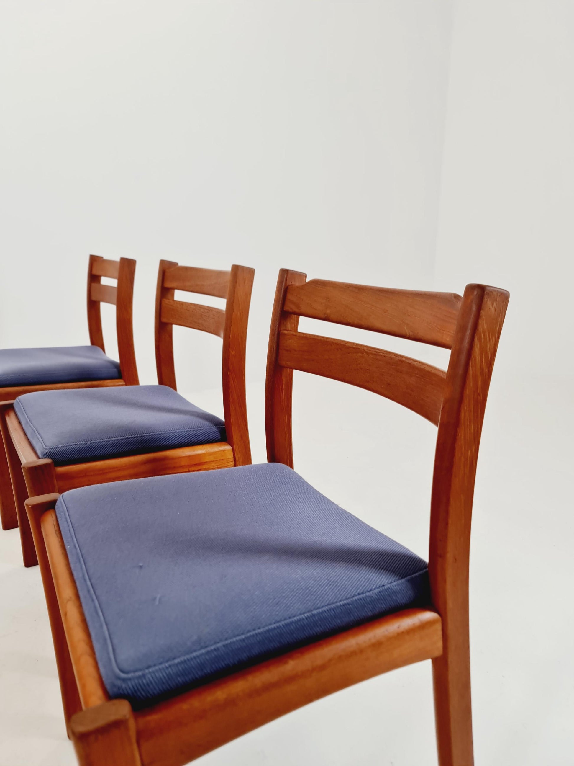 Mid Century Danish solid teak dining Chairs by Dyrlund,Set of 6, 1960s