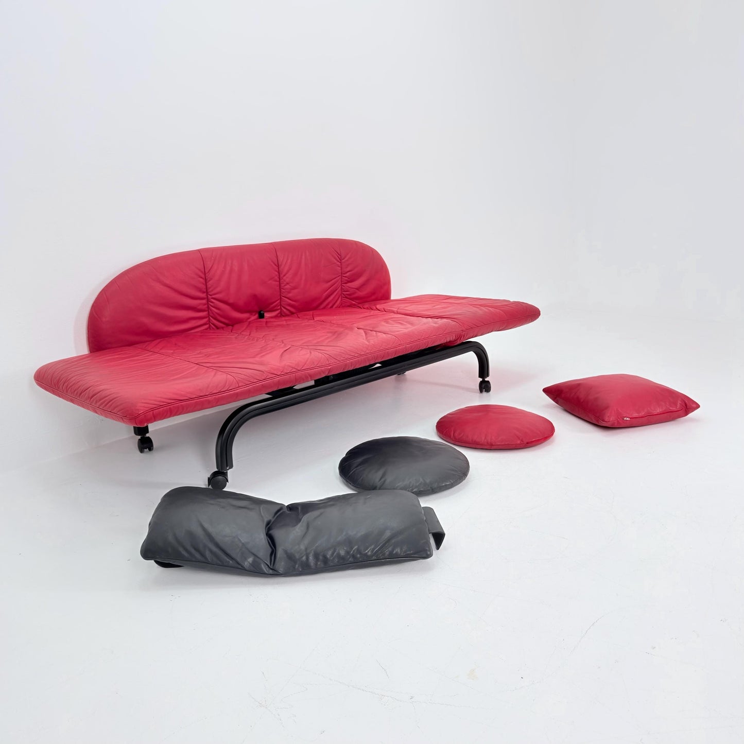 Rare Mid century Interprofil “BEO” Adjustable Chaise Lounge / Daybed by Toshiyuki Kita – 1980s
