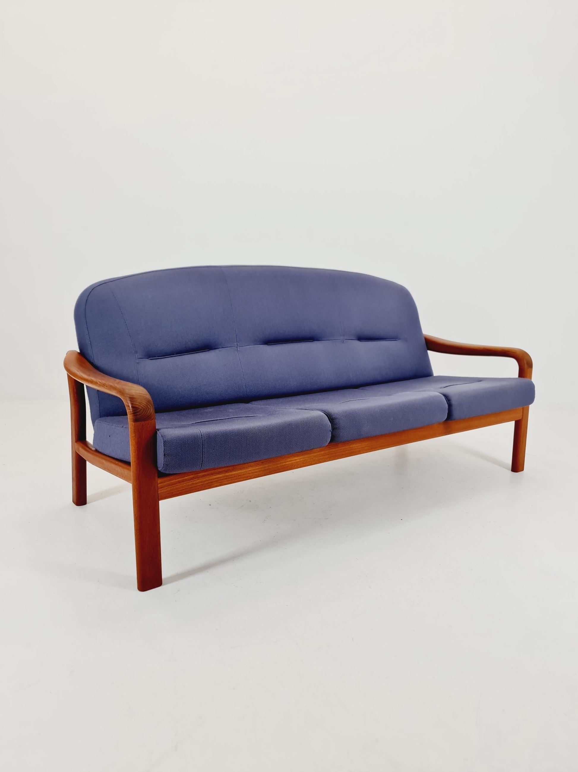 Mid century easy lounge couch by Arne Wahl Iversen for komfort teak , 1960s
