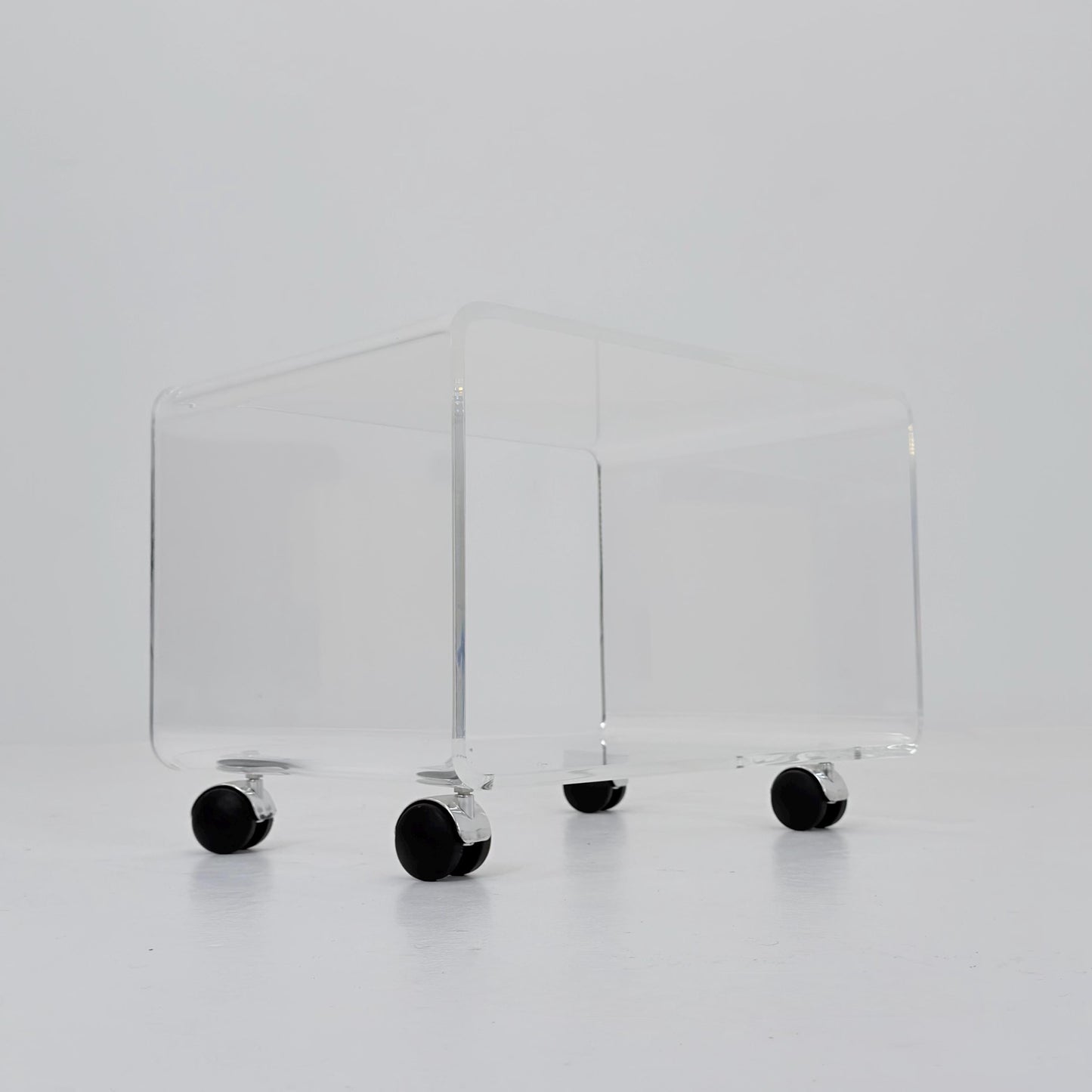 Space age Plexiglass Trolley-side table by Michel Dumas for Roche Bobois 1970s