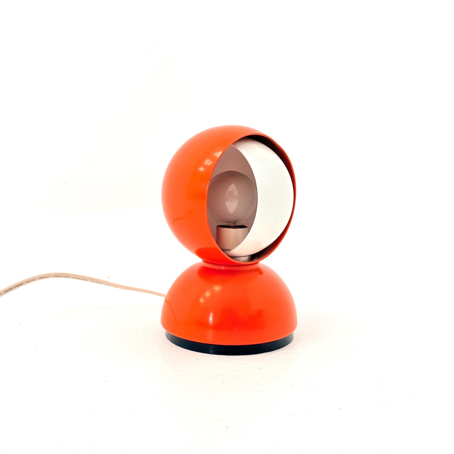 Mid century Vico Magistretti Eclisse table Lamp for Artemide 1970s Orange – Italy