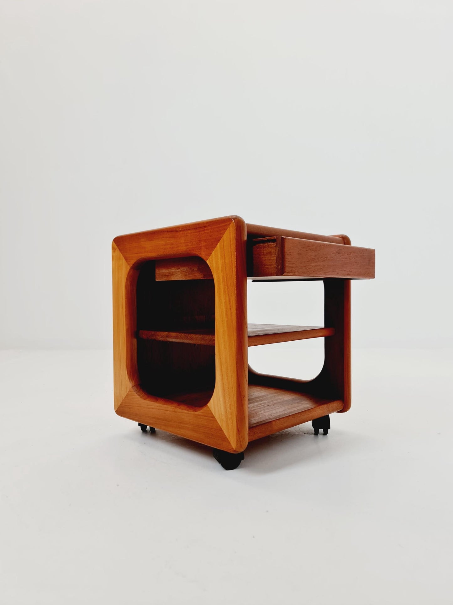 Vintage mid century danish sidetable in solid teak/nightstand By Dyrlund , 1960s