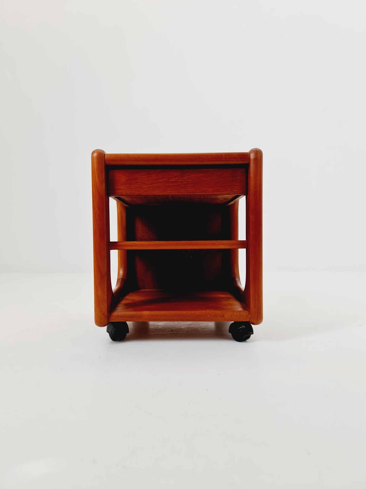 Vintage mid century danish sidetable in solid teak/nightstand By Dyrlund , 1960s