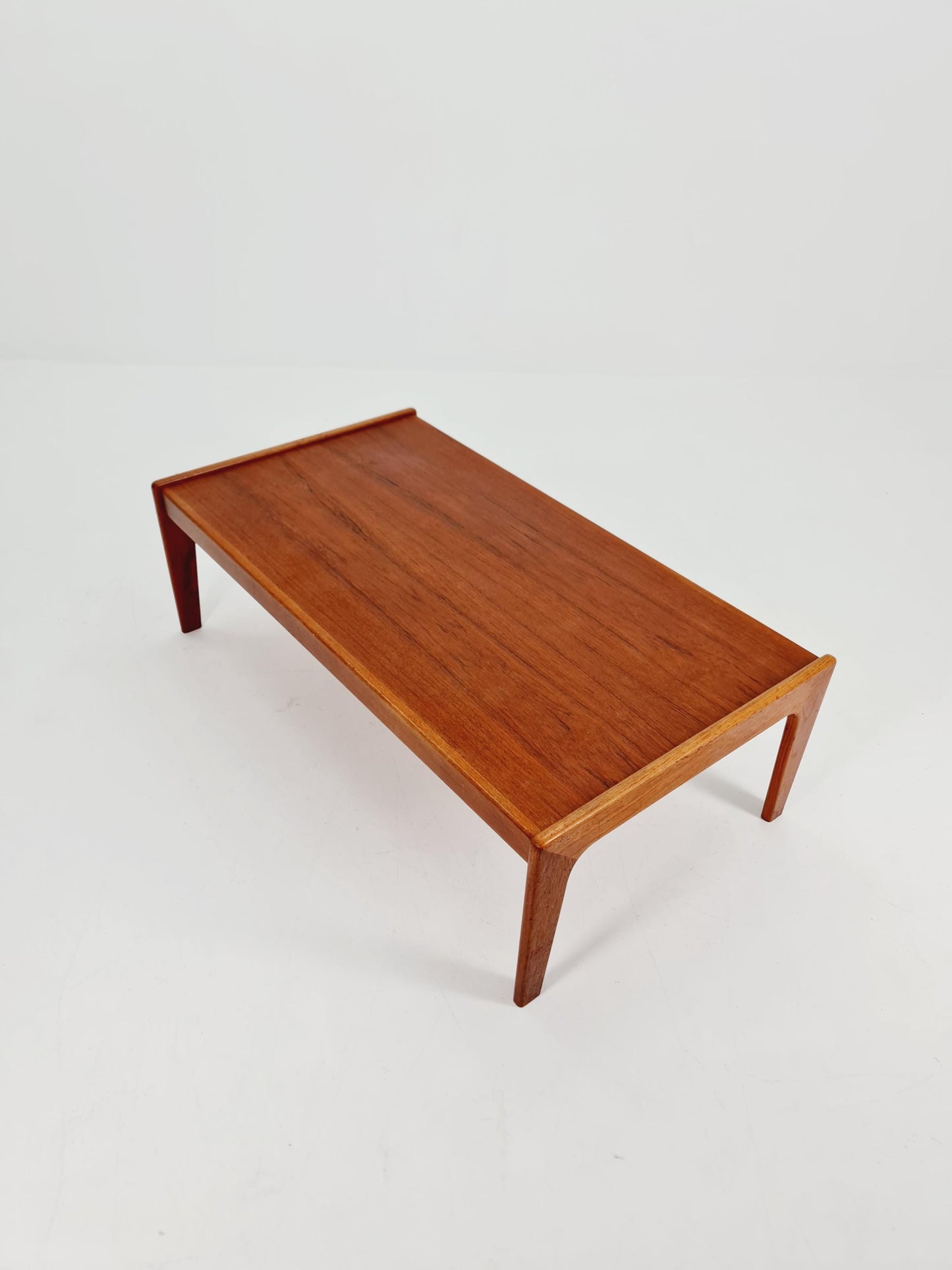 Danish Coffee Table by Arne Wahl Iversen for Komfort Møbelfabrik, 1960s