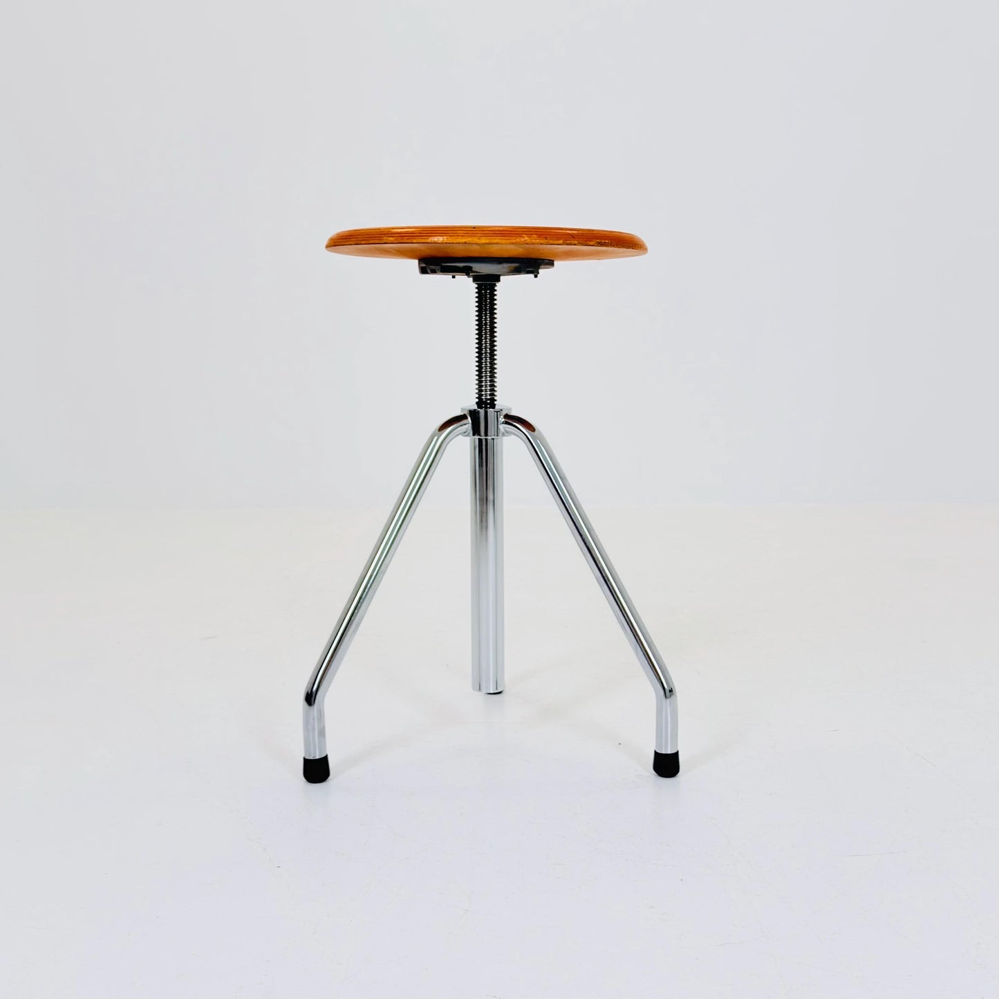 Mid Century Modern Industrial Tripod Stool 1980s Italy – Bauhaus Swivel Adjustable