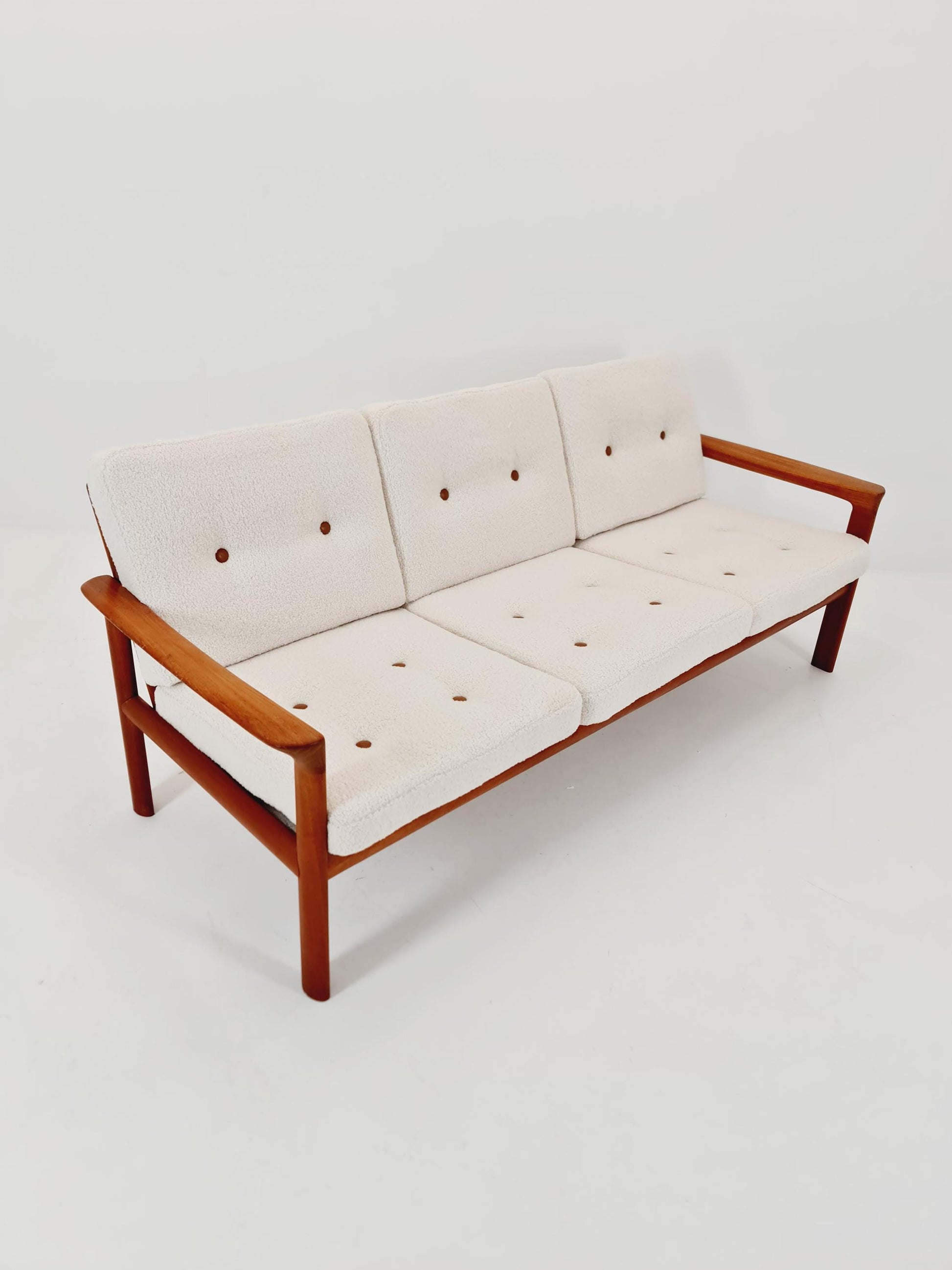 Mid century easy lounge couch by Sven ellekaer for komfort teak , 1960s