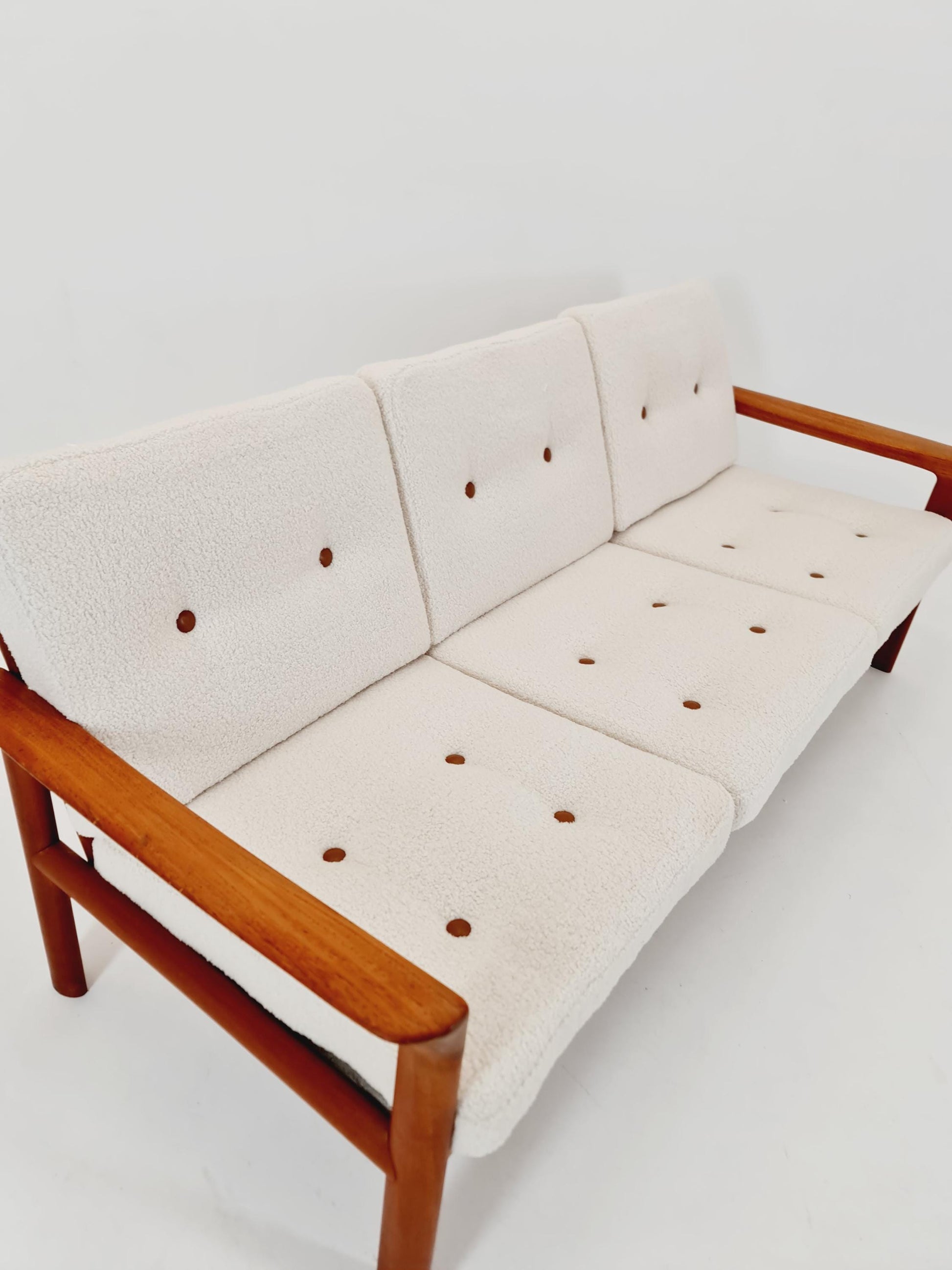 Mid century easy lounge couch by Sven ellekaer for komfort teak , 1960s