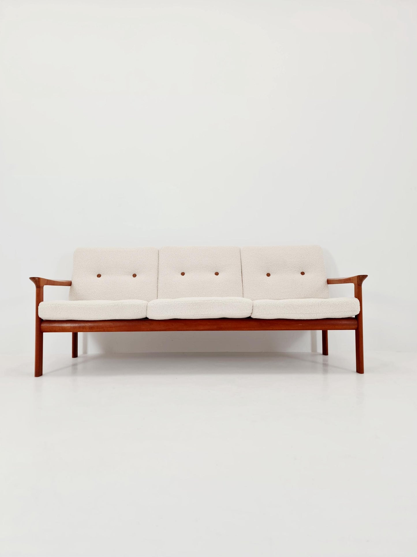 Mid century easy lounge couch by Sven ellekaer for komfort teak , 1960s