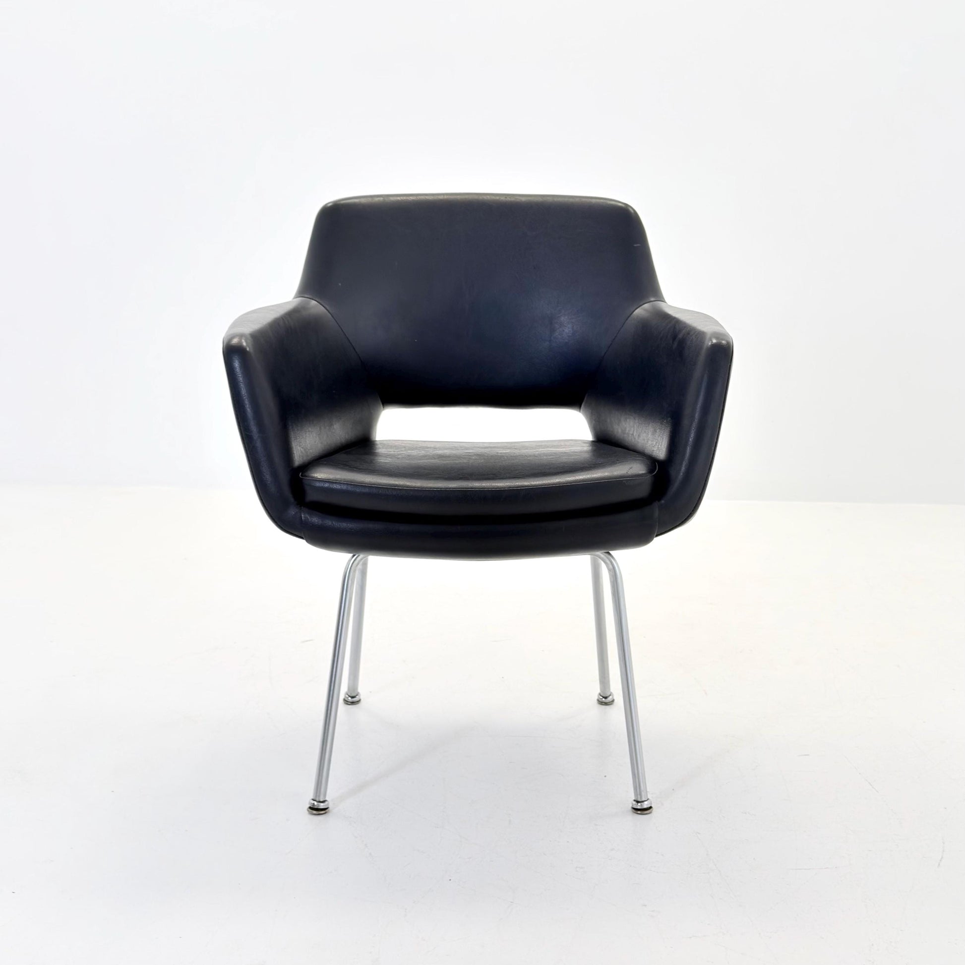 Mid century Olli Mannermaa black Leather Kilta armchair by Eugen Schmidt & Cassina Martela 1970s
