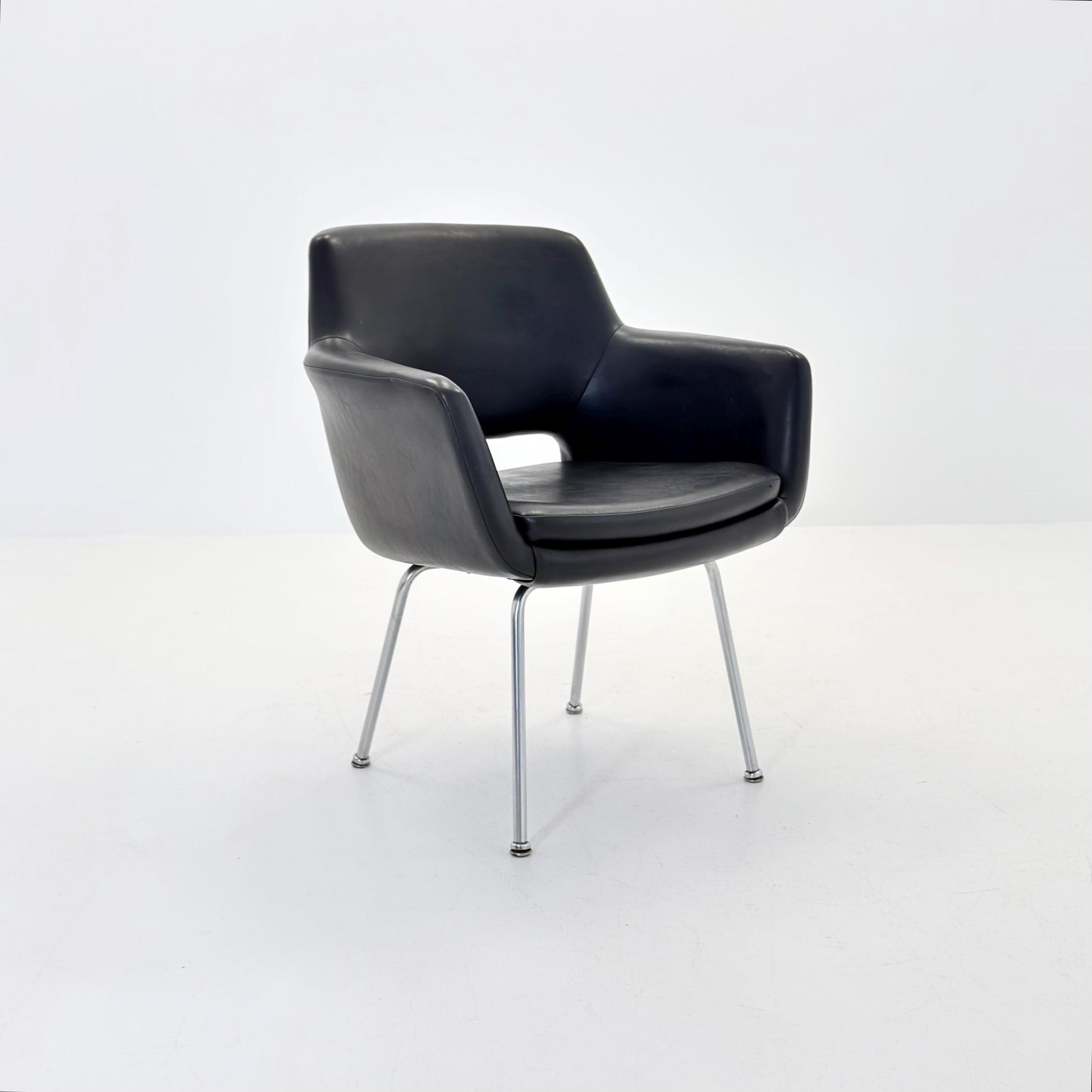Mid century Olli Mannermaa black Leather Kilta armchair by Eugen Schmidt & Cassina Martela 1970s
