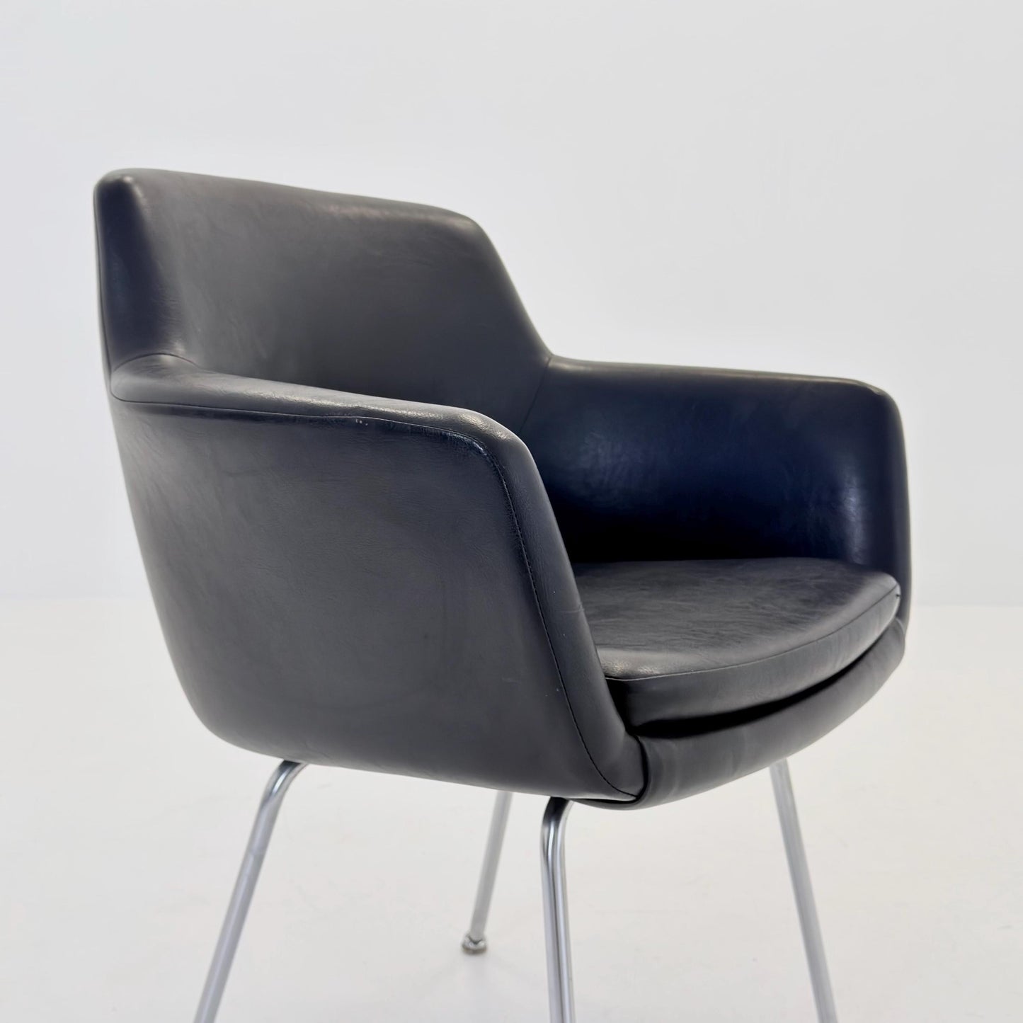 Mid century Olli Mannermaa black Leather Kilta armchair by Eugen Schmidt & Cassina Martela 1970s