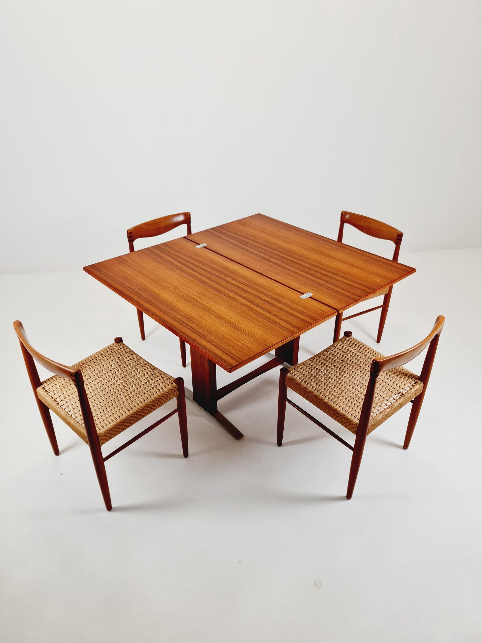 mid centuy Coffe talbe / dining Table by Wilhelm Renz 1950s