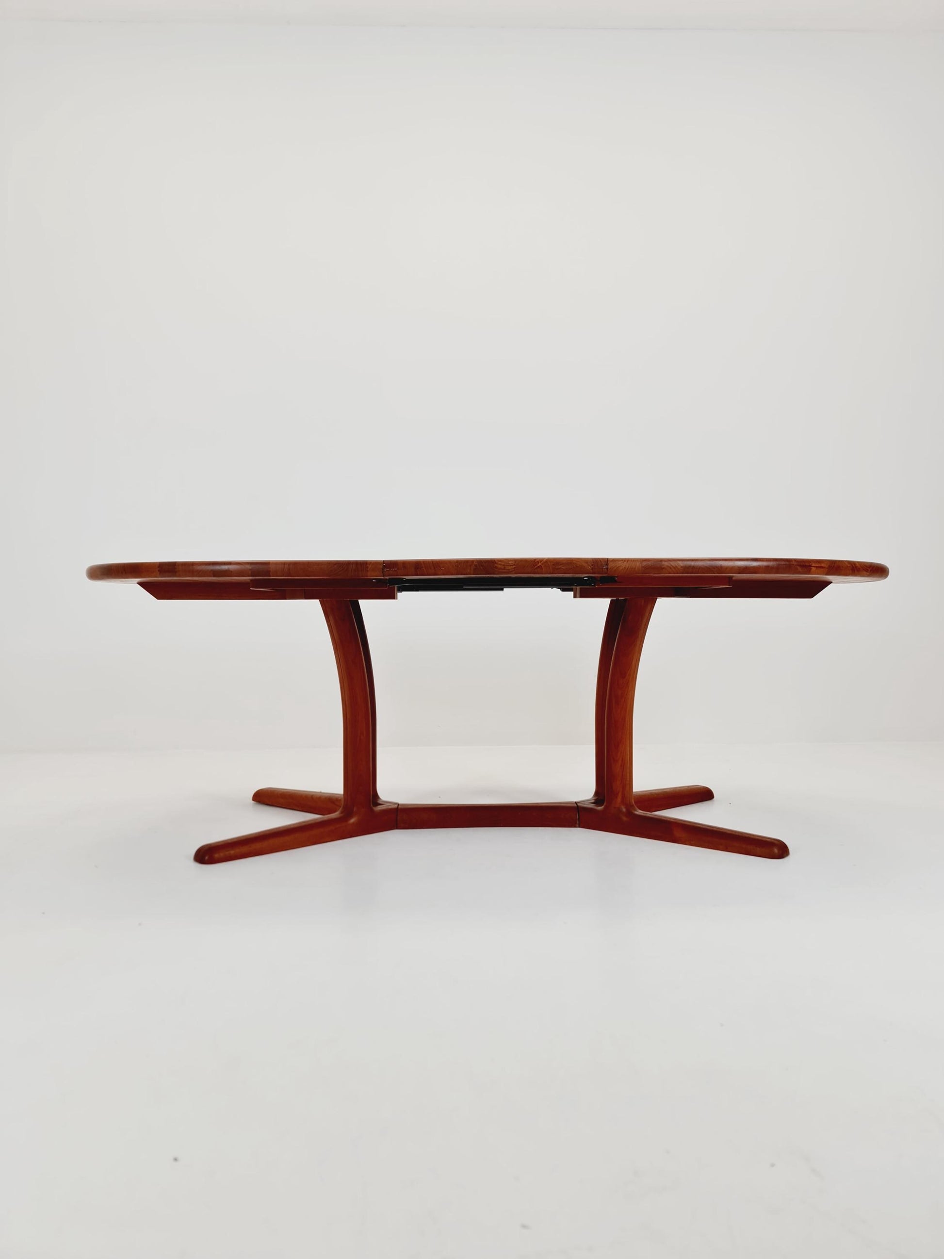 Mid century extendable Danish Modern Solid Teak XXL dining table by Dyrlund MöbelFabrik , 1970s