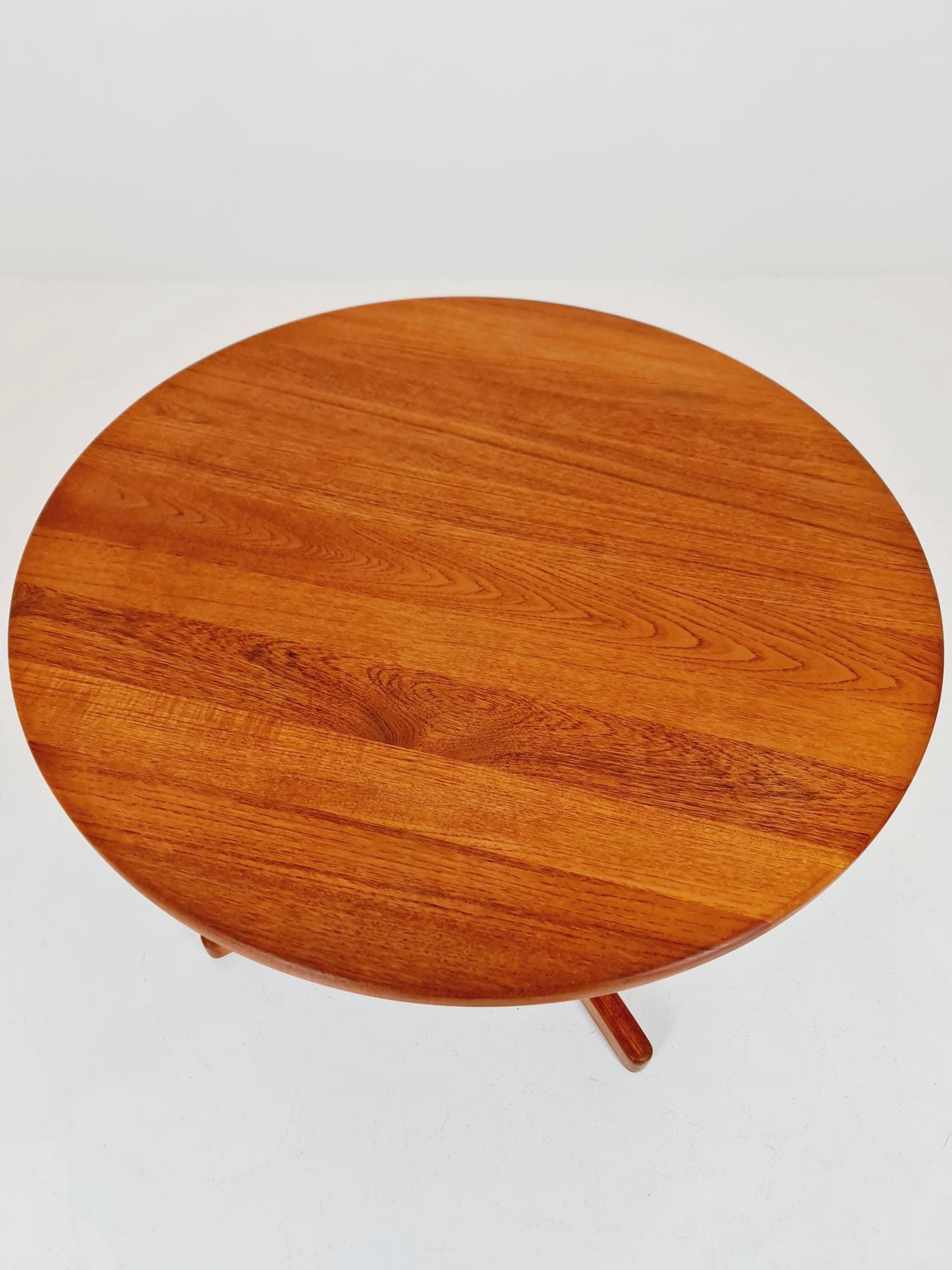 mid centuy Dansih Coffe talbe / dining Table by K.P Möbler 1950s