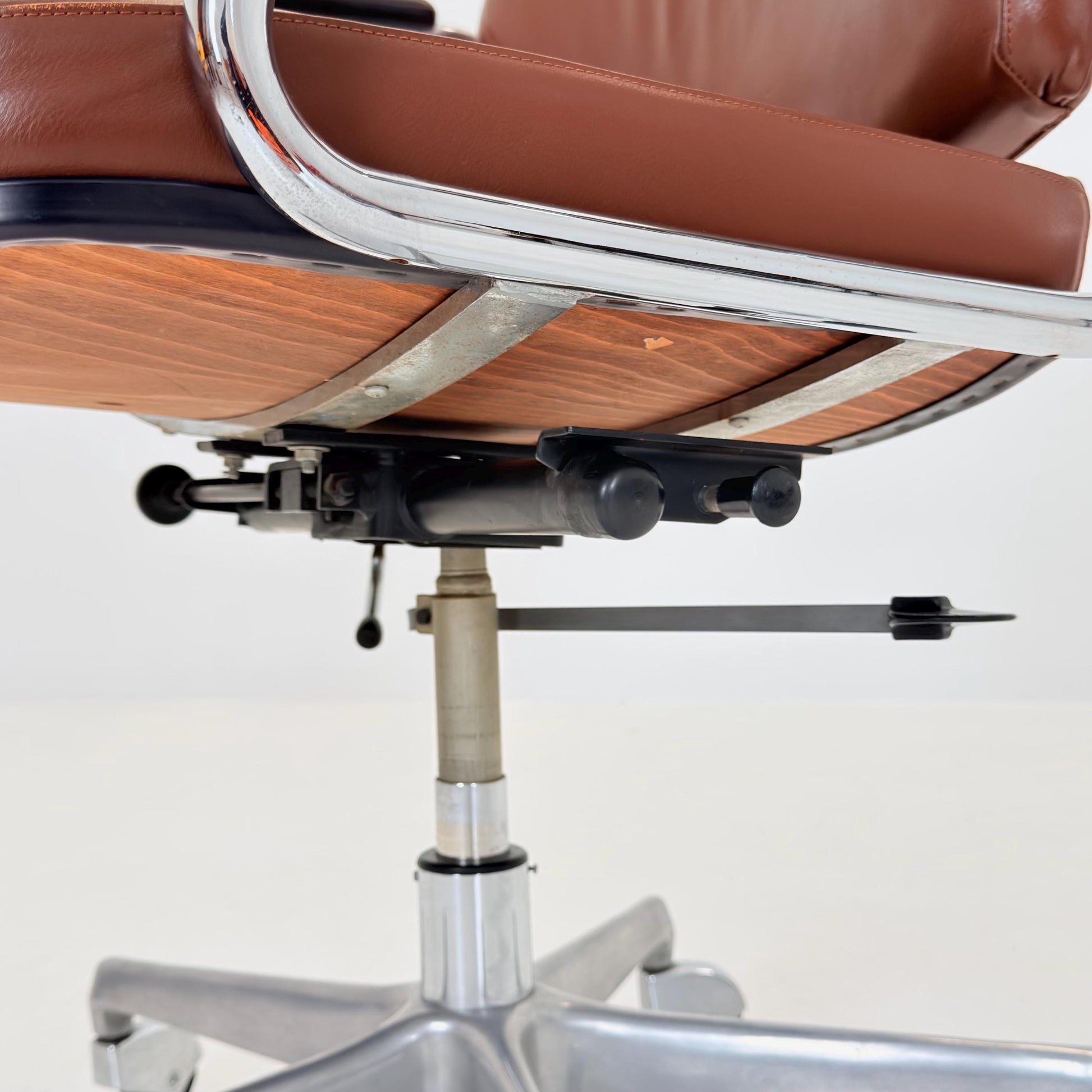 Mid-Century Italian office armchair attributed to Ico Parisi for MIM Roma Italy 1980s