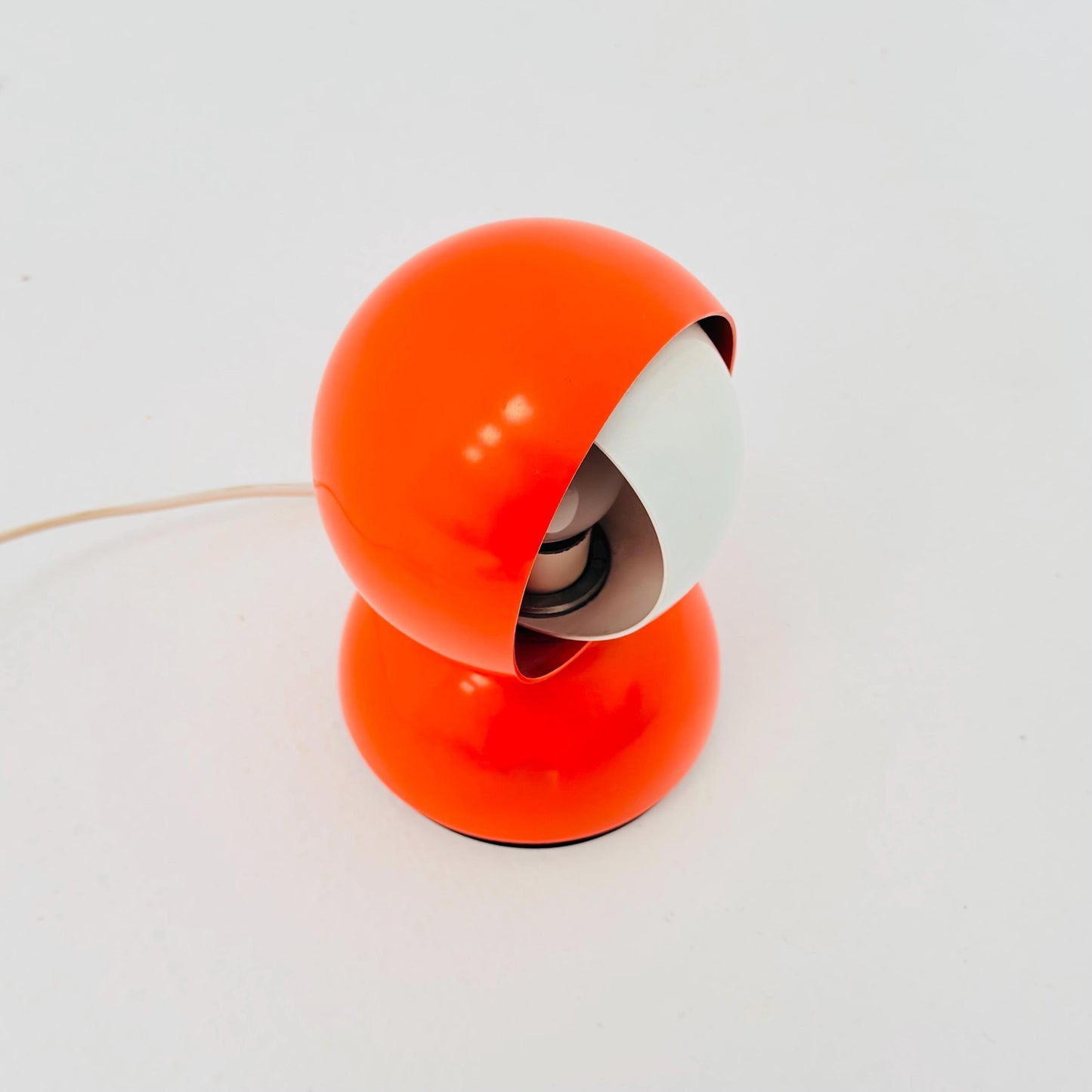 Mid century Vico Magistretti Eclisse table Lamp for Artemide 1970s Orange – Italy