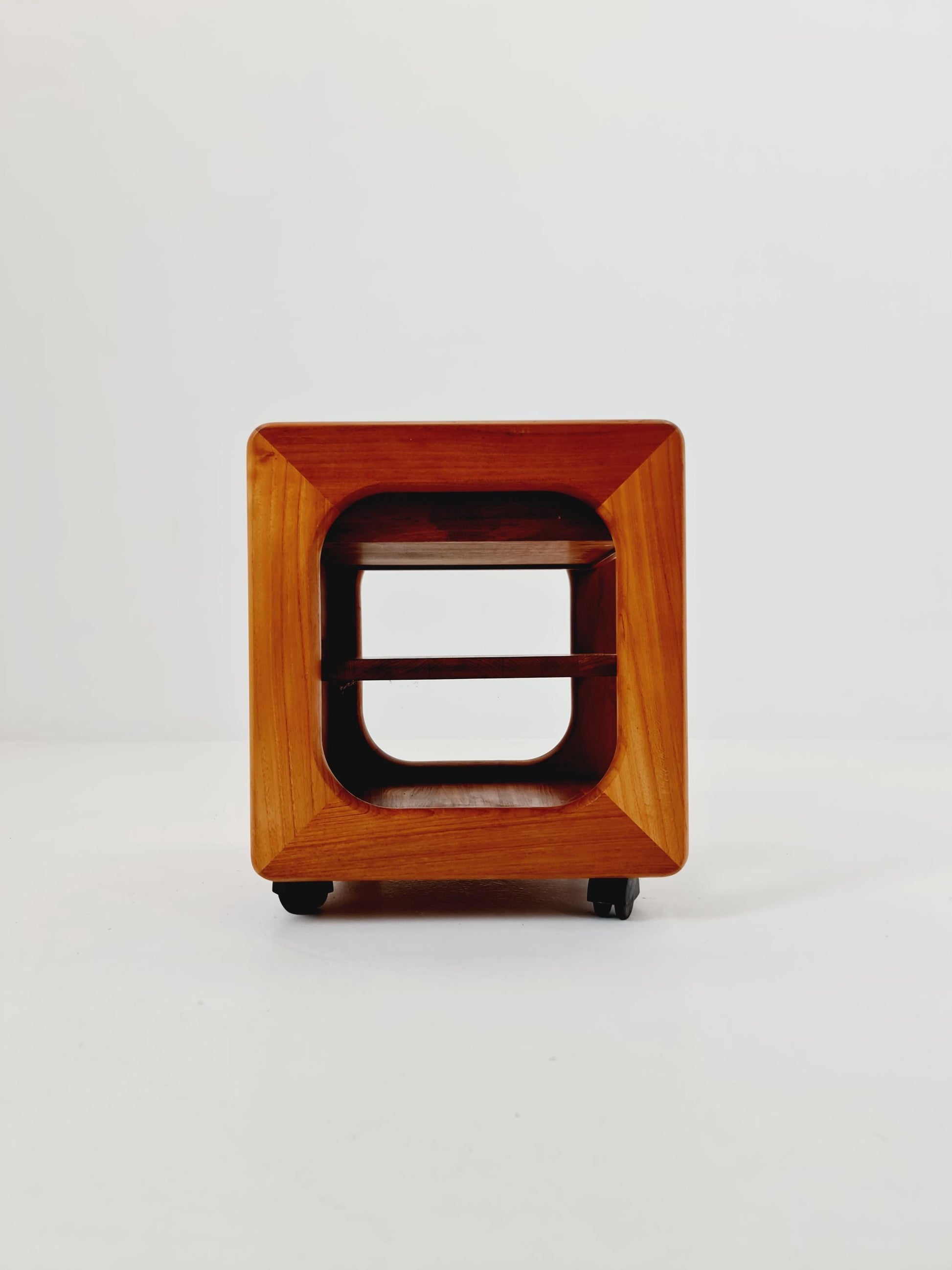 Vintage mid century danish sidetable in solid teak/nightstand By Dyrlund , 1960s