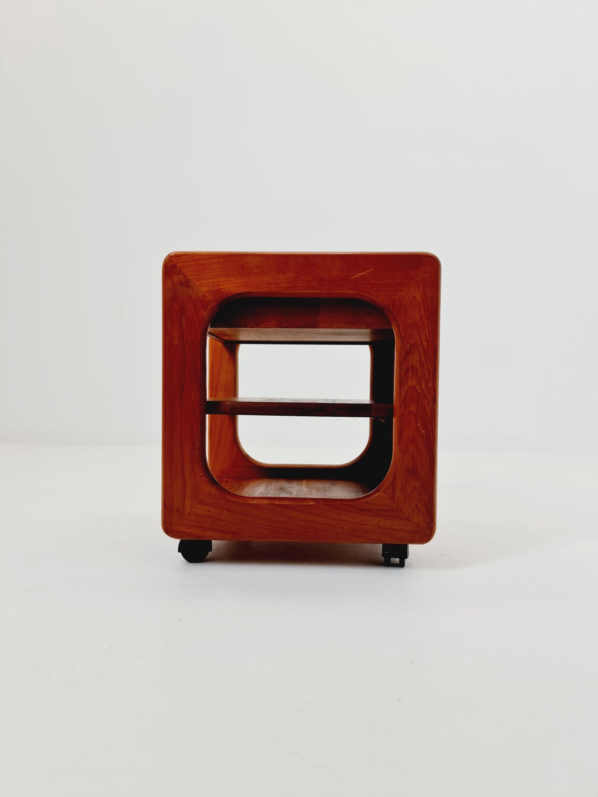 Vintage mid century danish sidetable in solid teak/nightstand By Dyrlund , 1960s