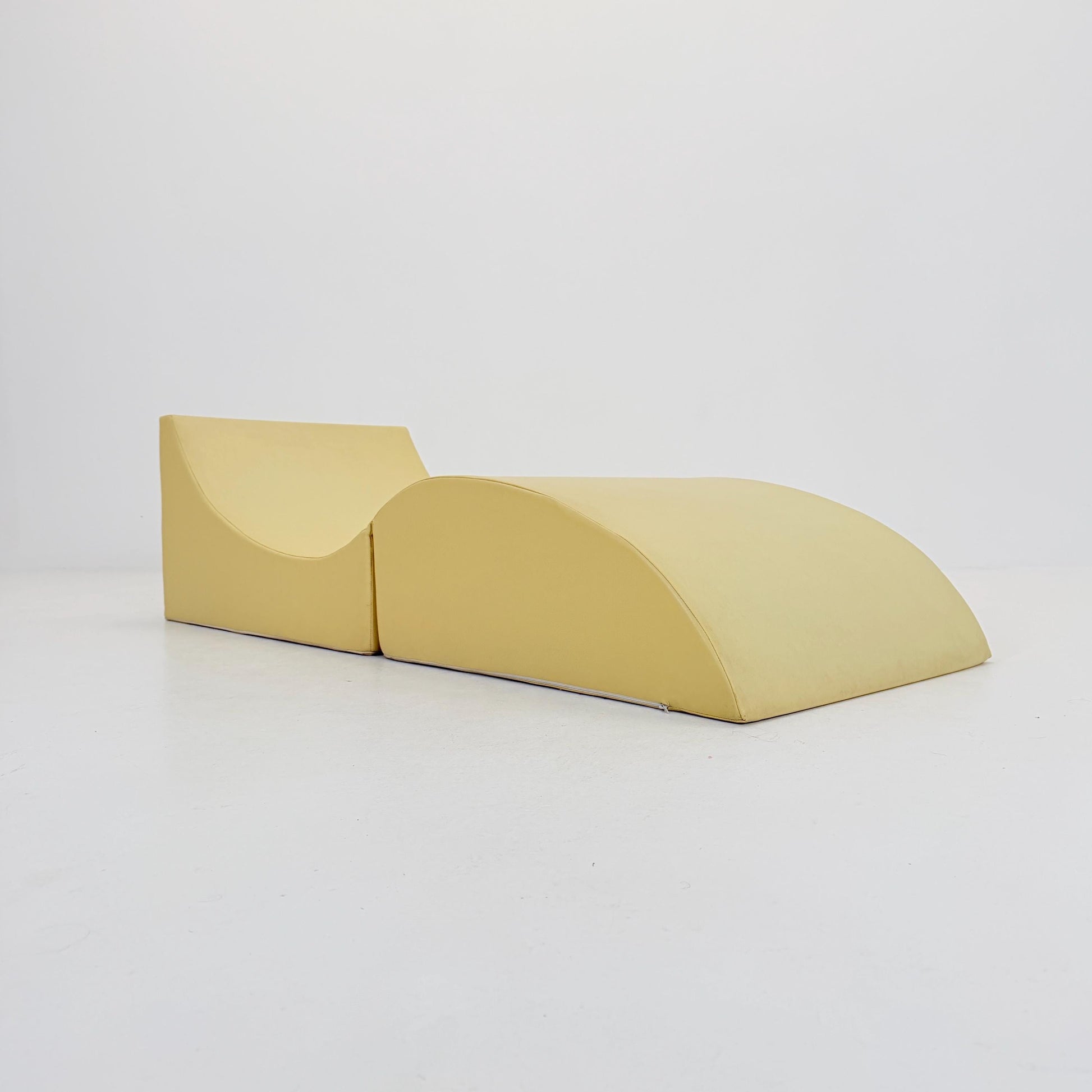 MCM Talamo Italia “Andreina” Folding Bed – Single Bed / Chaise Longue – 1990s Italian Design