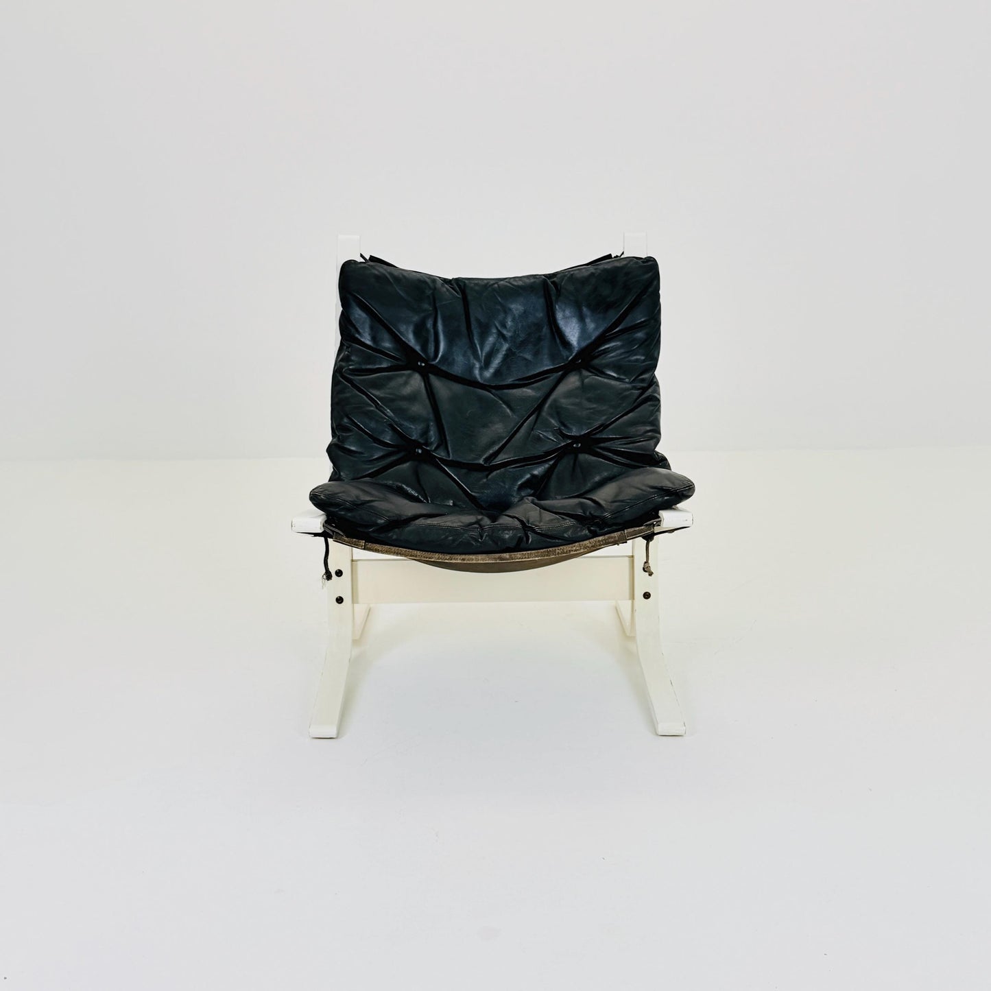 Mid-Century Norwegian Siesta Chair | Black Leather & White Frame | Ingmar Relling for Westnofa, 1960s