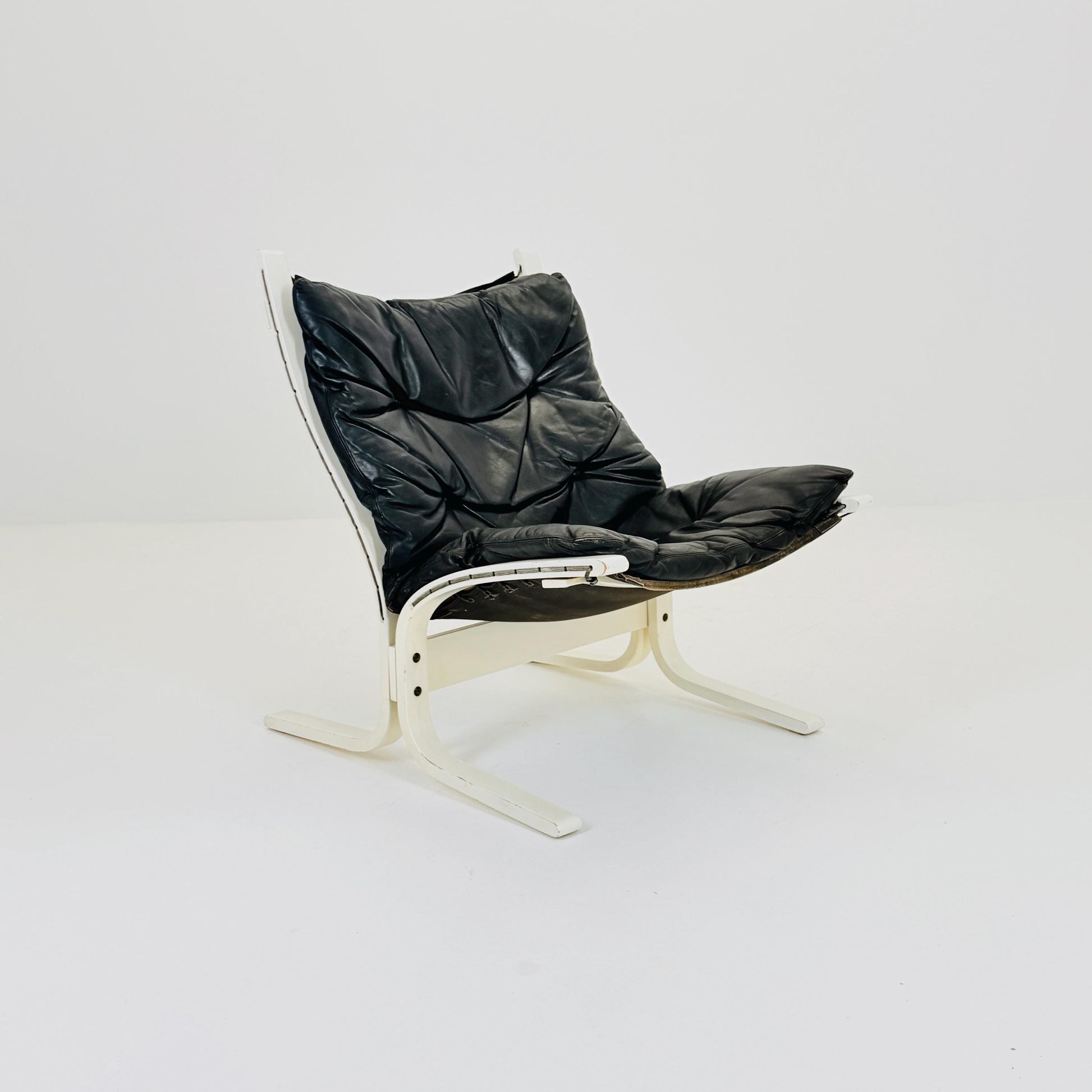 Mid-Century Norwegian Siesta Chair | Black Leather & White Frame | Ingmar Relling for Westnofa, 1960s
