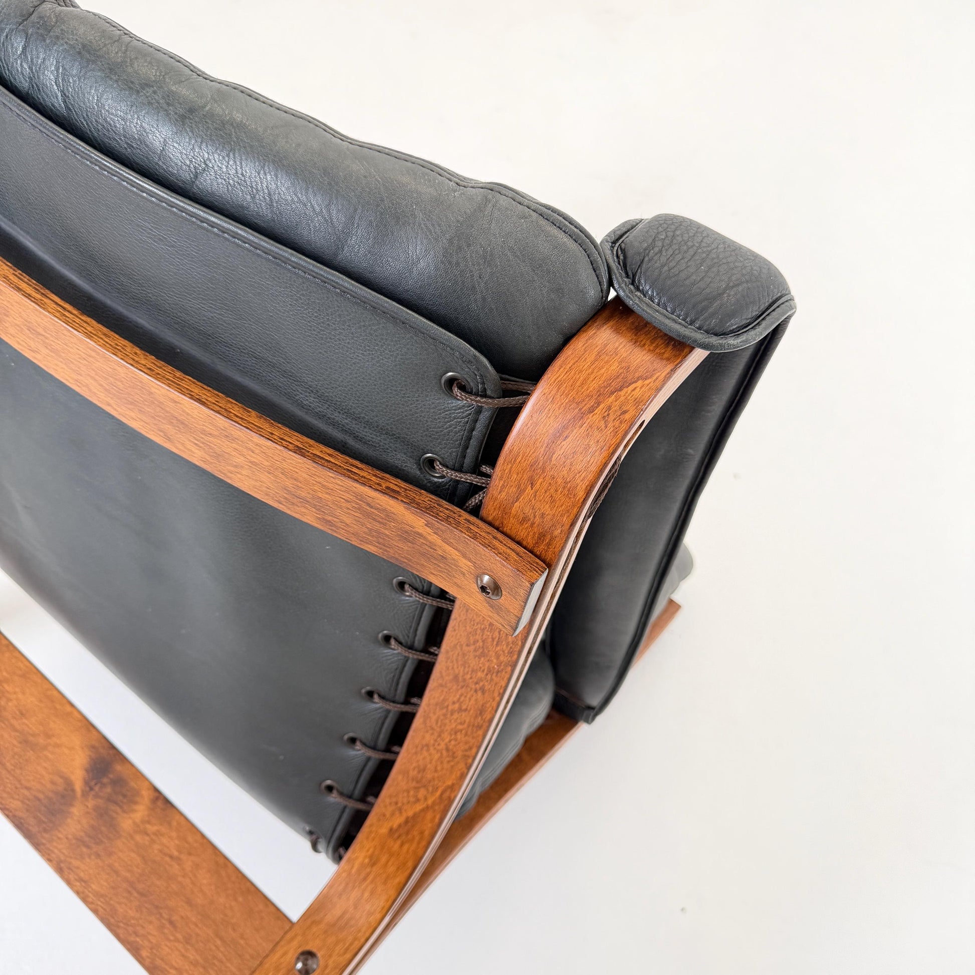 Set of 2 Mid century Ingmar Relling Danish Modern Siesta leather Chair low Back and Armrests from Westnofa Norway 1960s