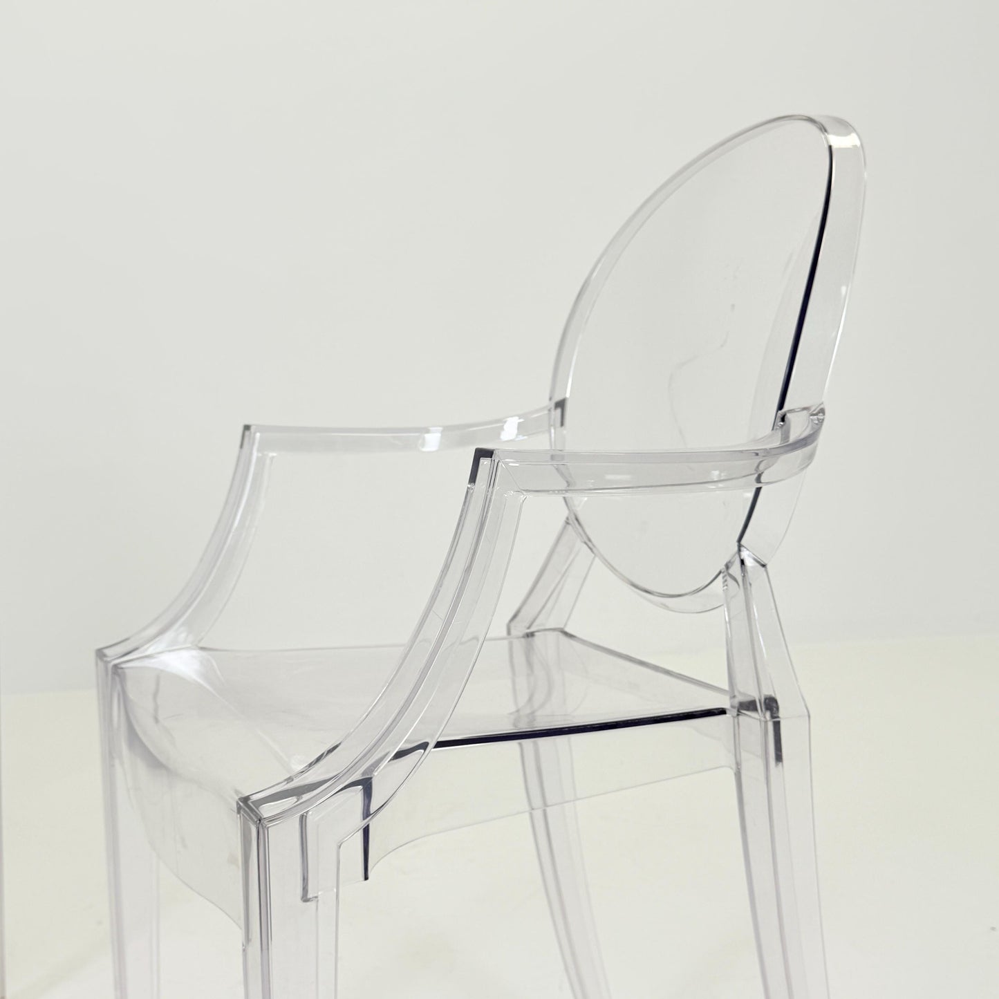 Set of 2 Louis Ghost Armchairs by Philippe Starck for Kartell – Transparent Polycarbonate Chairs, Italy 2000s