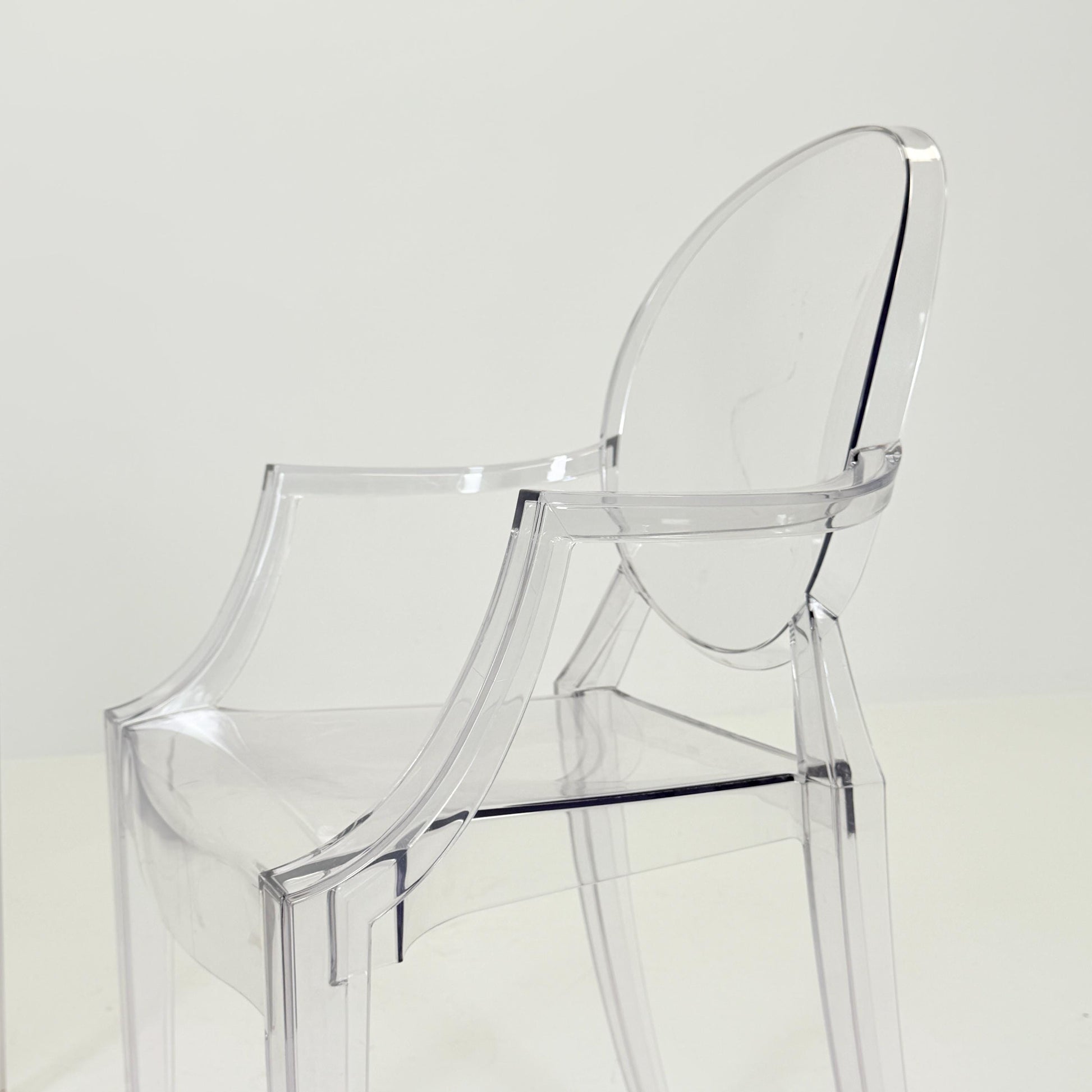 Set of 2 Louis Ghost Armchairs by Philippe Starck for Kartell – Transparent Polycarbonate Chairs, Italy 2000s