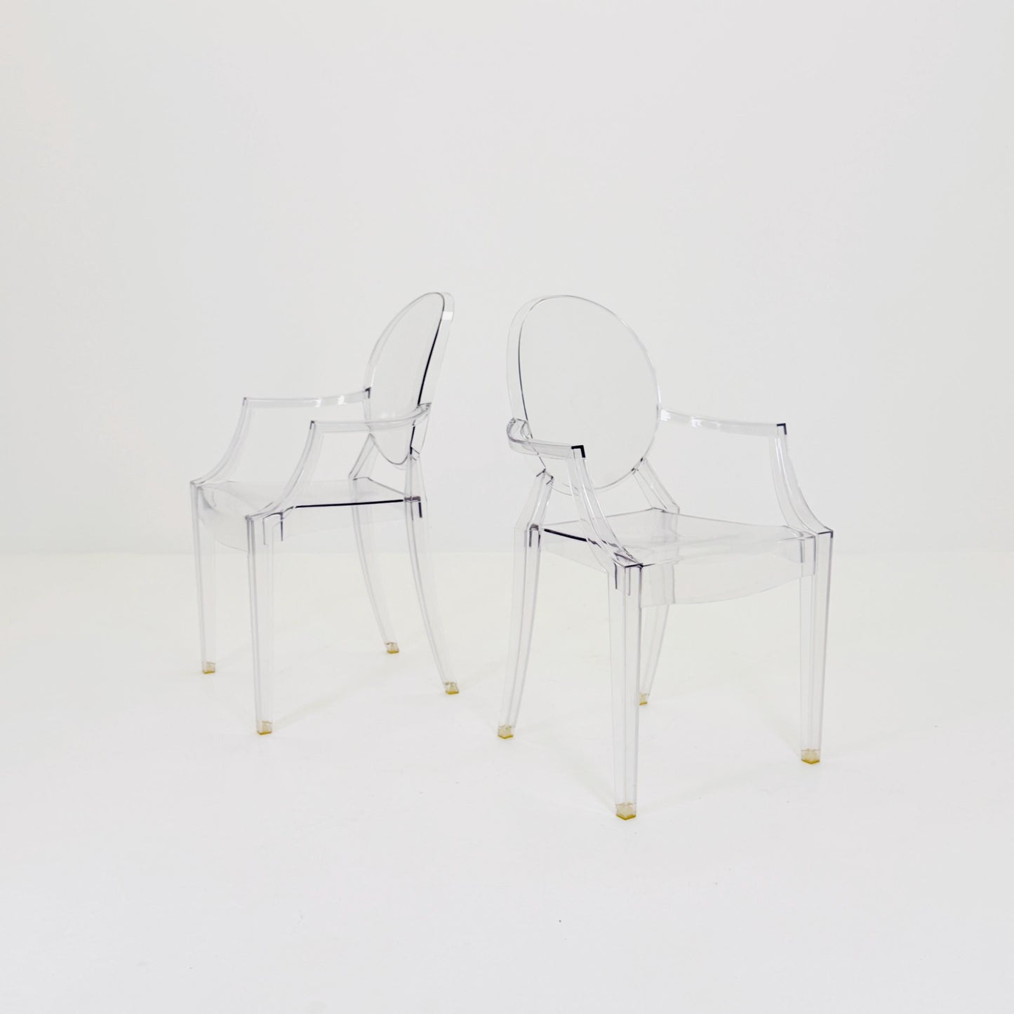 Set of 2 Louis Ghost Armchairs by Philippe Starck for Kartell – Transparent Polycarbonate Chairs, Italy 2000s