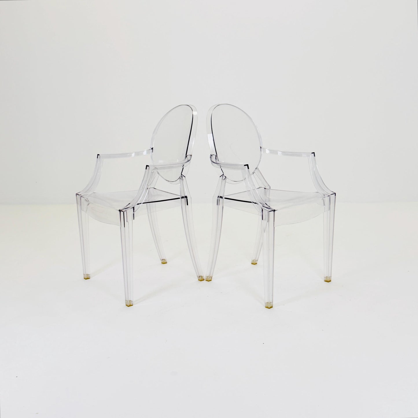 Set of 2 Louis Ghost Armchairs by Philippe Starck for Kartell – Transparent Polycarbonate Chairs, Italy 2000s