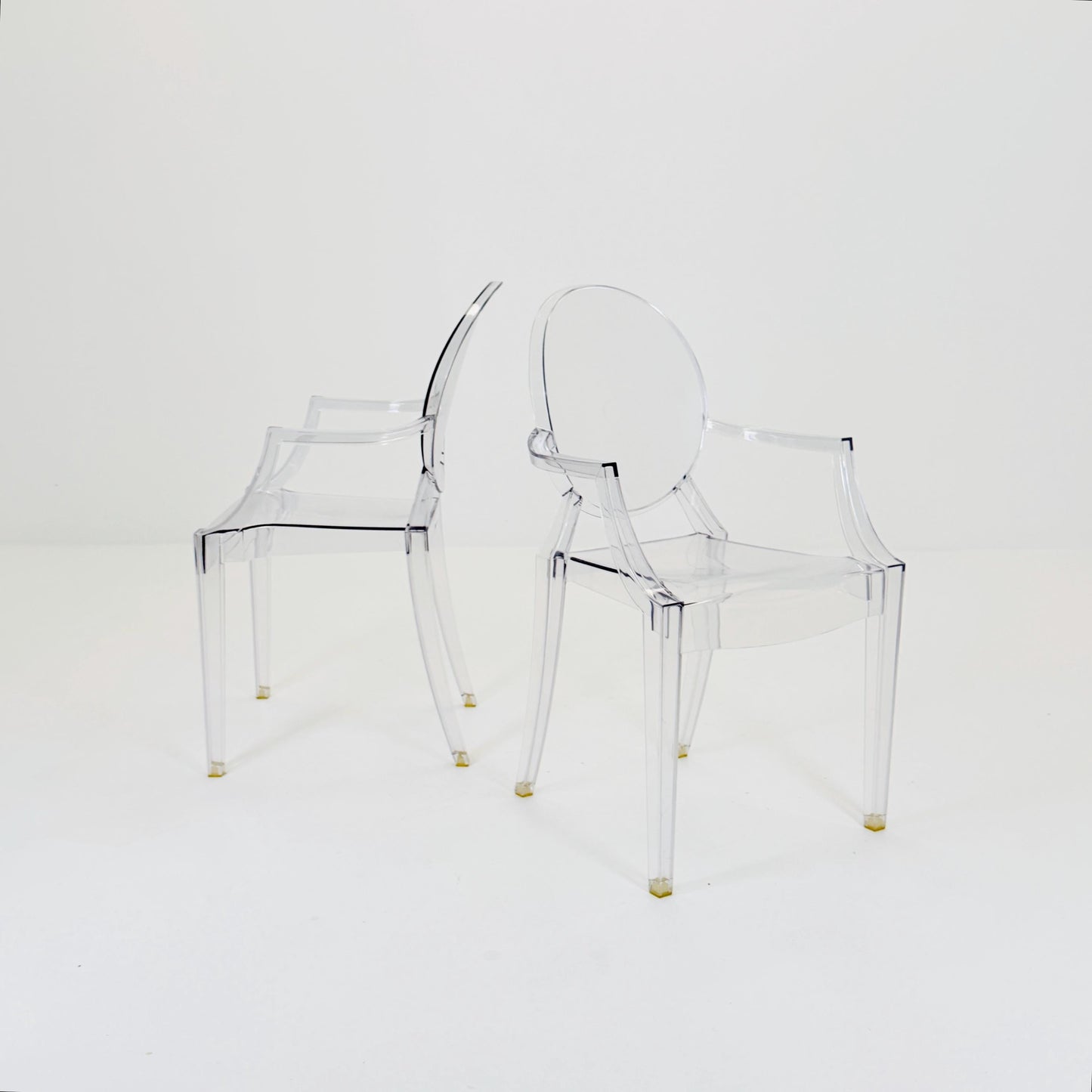 Set of 2 Louis Ghost Armchairs by Philippe Starck for Kartell – Transparent Polycarbonate Chairs, Italy 2000s