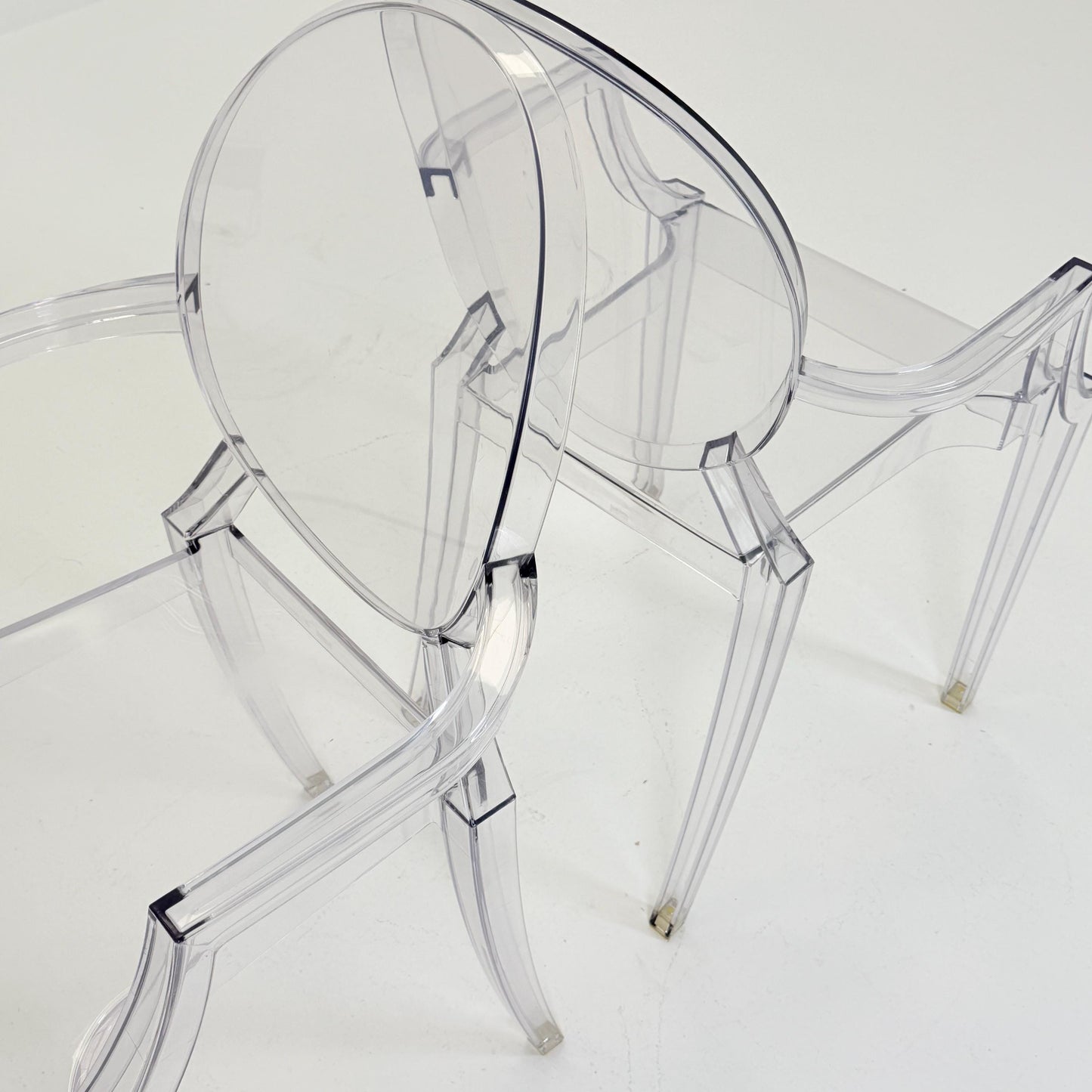 Set of 2 Louis Ghost Armchairs by Philippe Starck for Kartell – Transparent Polycarbonate Chairs, Italy 2000s