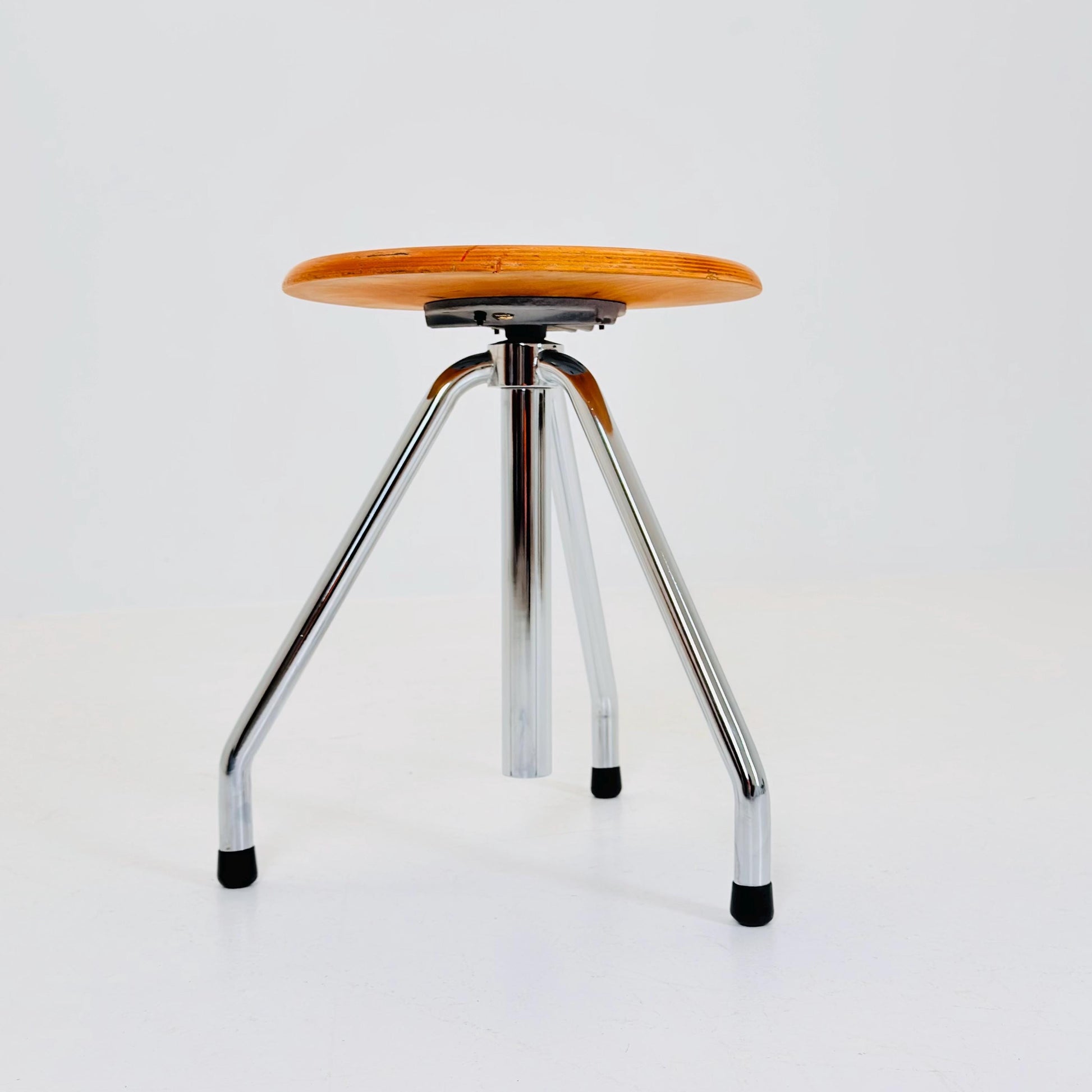 Mid Century Modern Industrial Tripod Stool 1980s Italy – Bauhaus Swivel Adjustable
