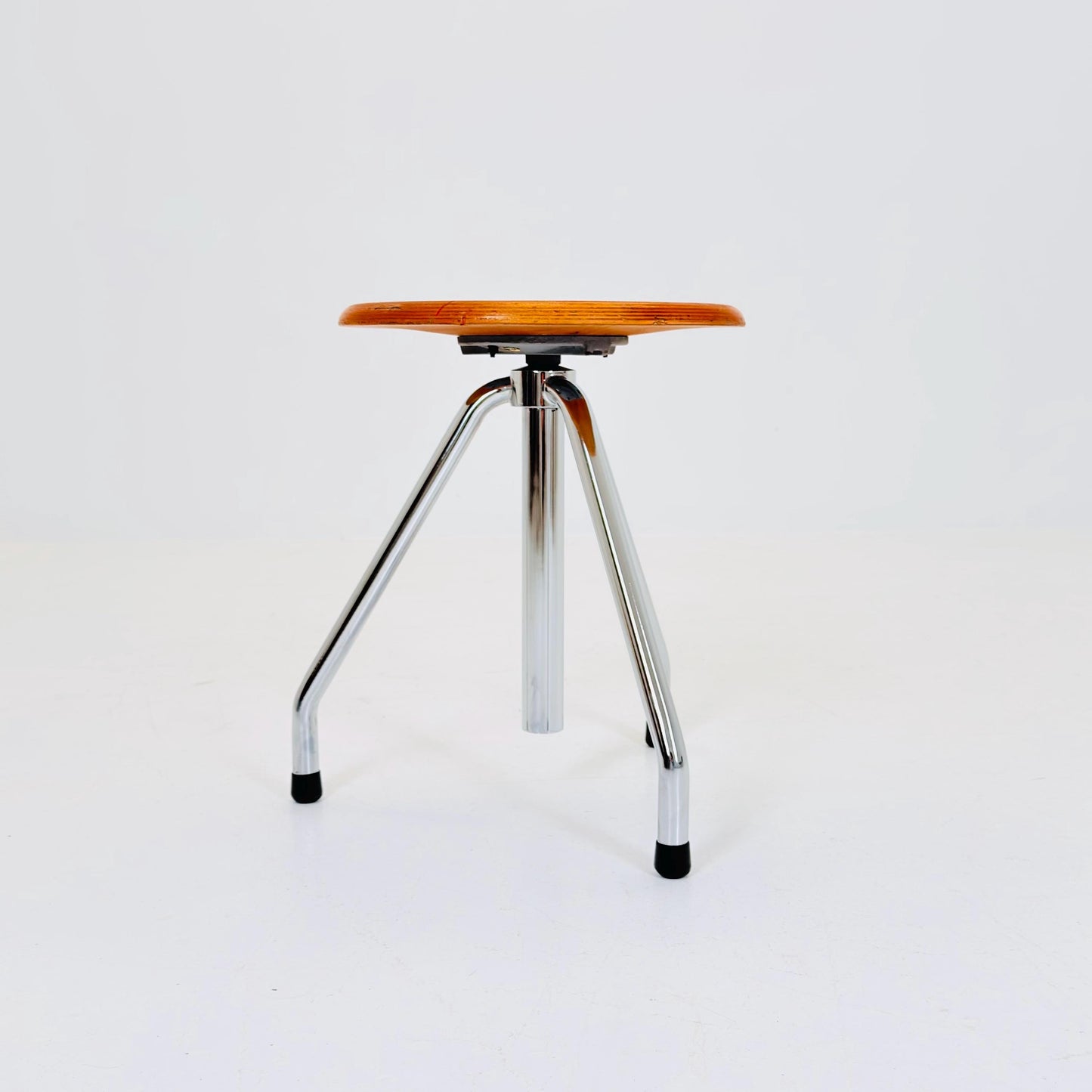 Mid Century Modern Industrial Tripod Stool 1980s Italy – Bauhaus Swivel Adjustable