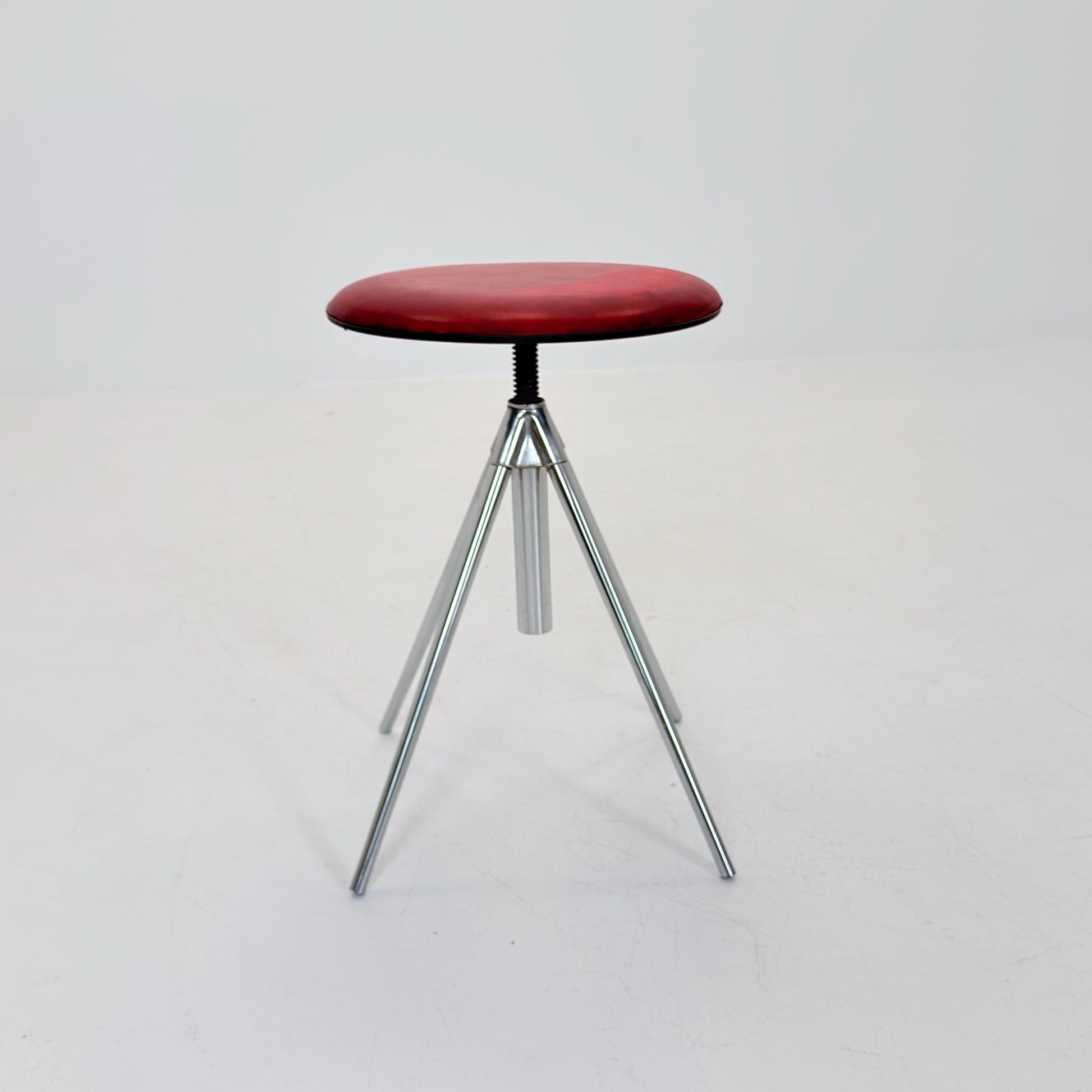 Mid Century Modern Industrial Tripod Stool 1980s Italy – Bauhaus Swivel Adjustable
